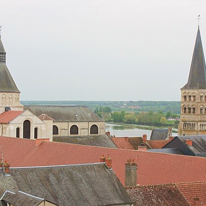Photo de Eglise priorale Sainte-Croix