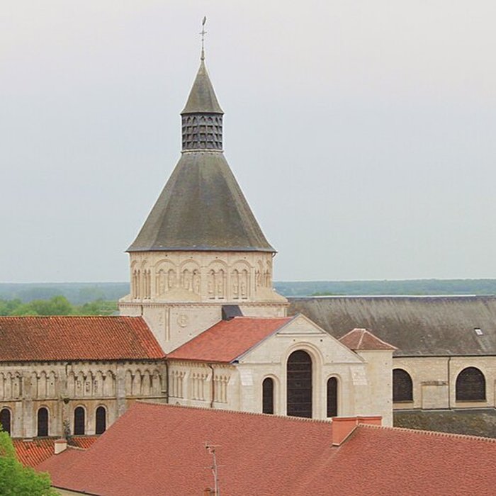 Photo de Eglise priorale Sainte-Croix