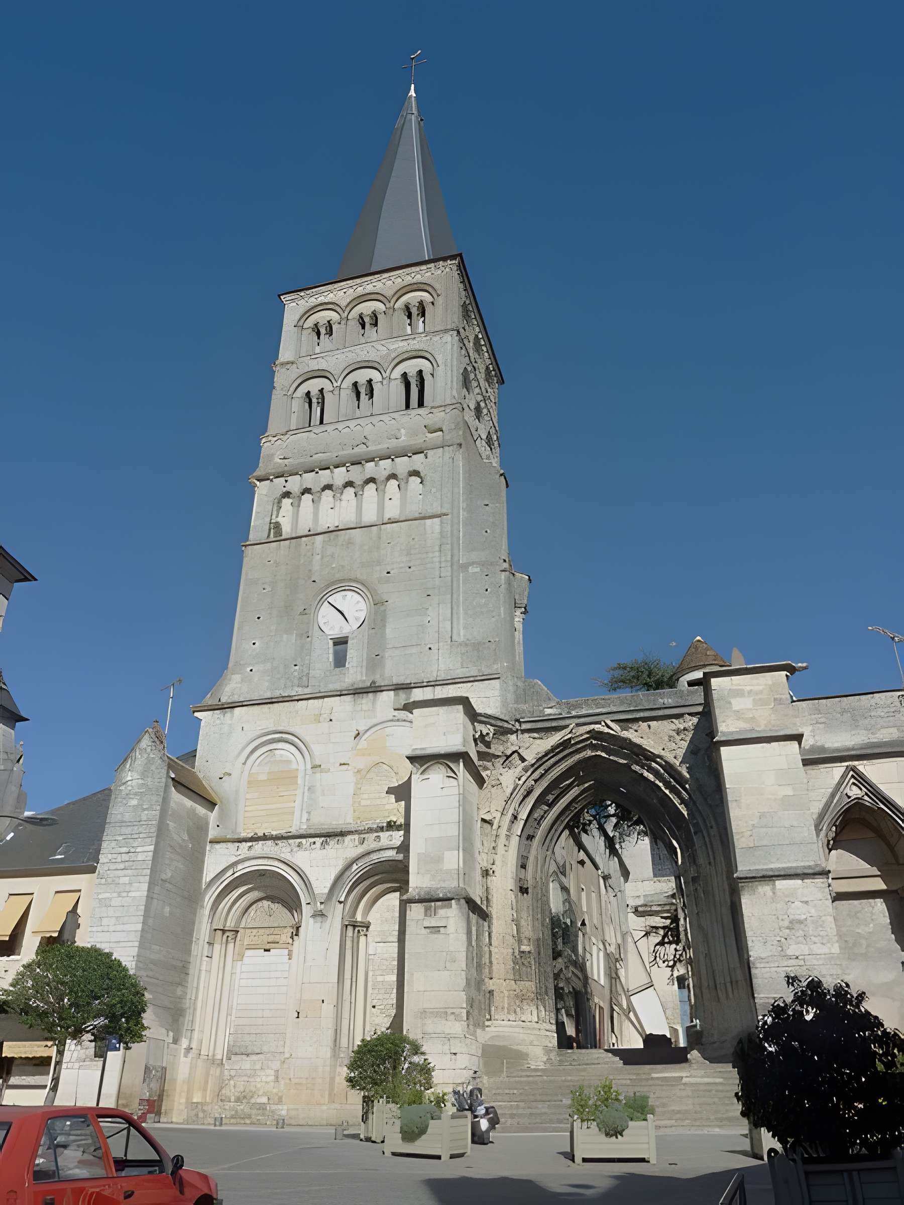 Eglise priorale Sainte-Croix