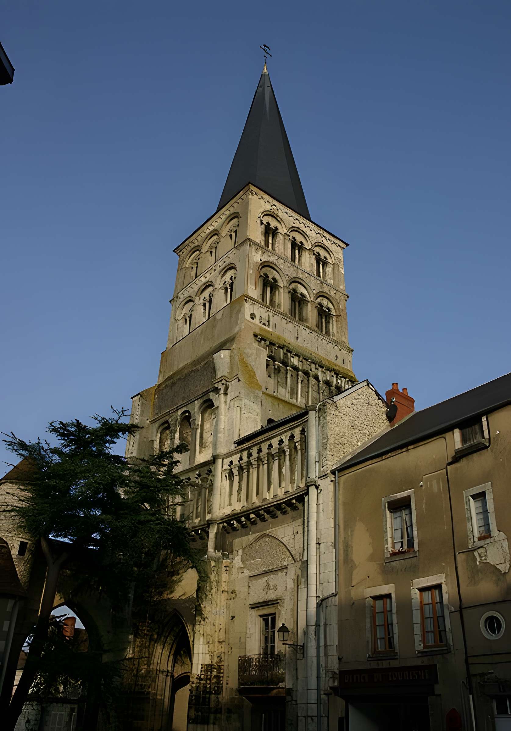 Eglise priorale Sainte-Croix
