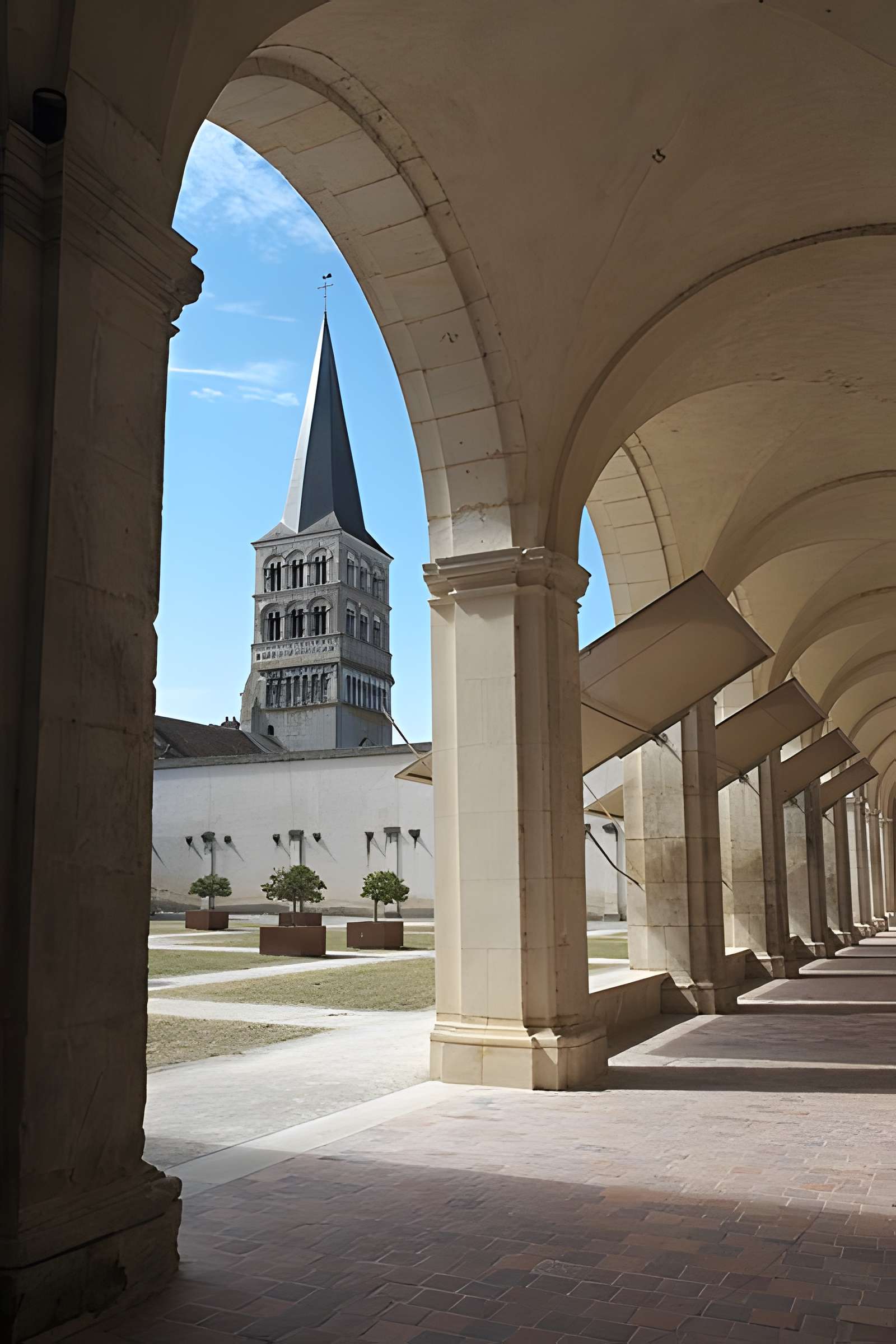 Eglise priorale Sainte-Croix