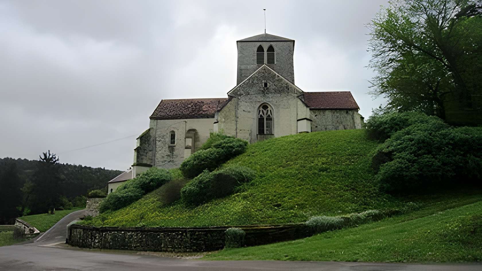 Église Saint-Pierre de Noiron-sur-Seine 