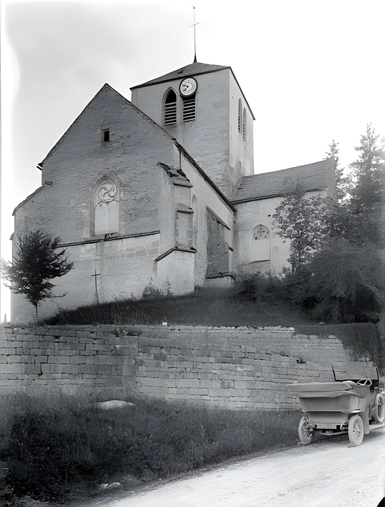 Église Saint-Pierre de Noiron-sur-Seine