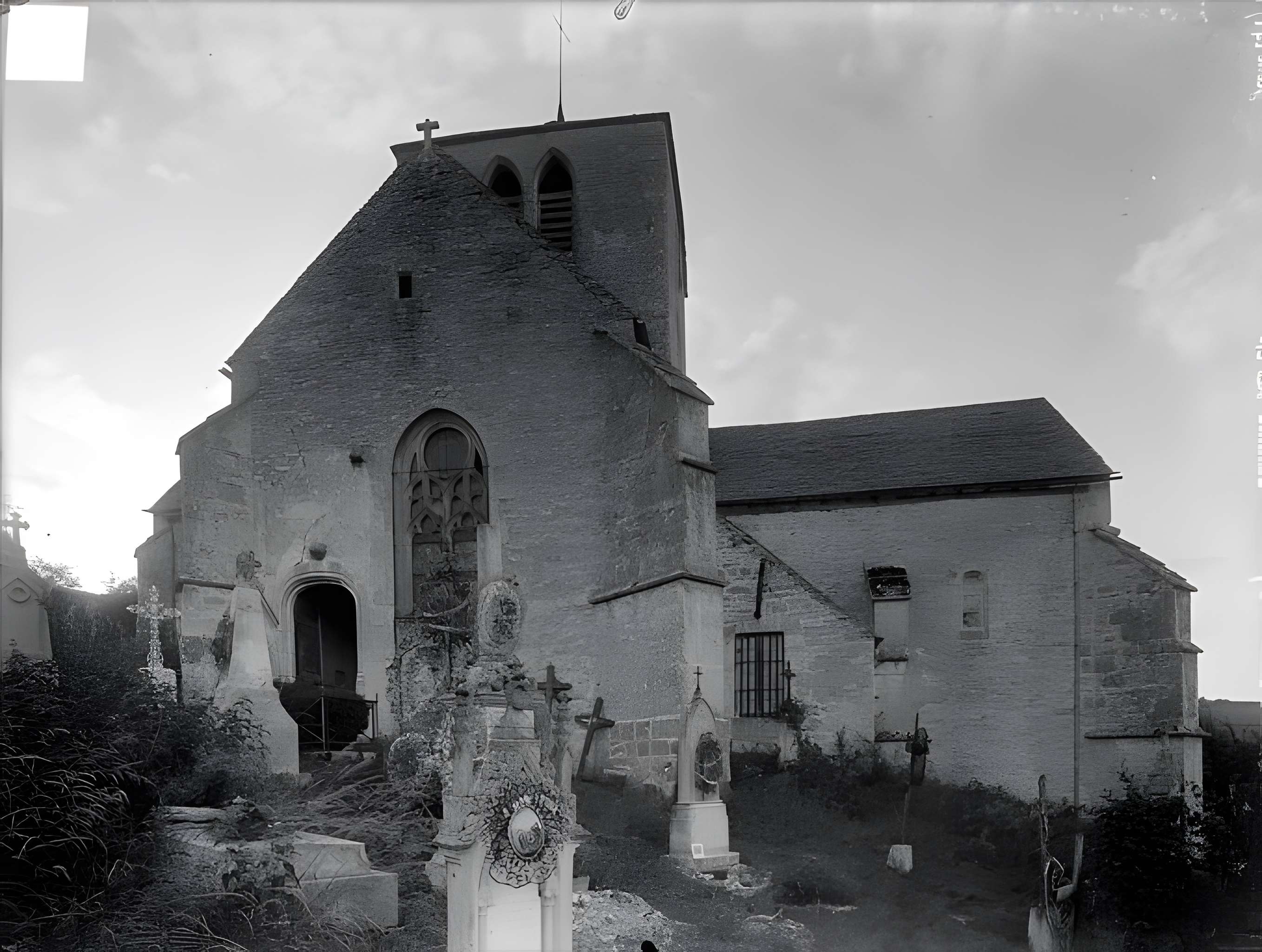 Église Saint-Pierre de Noiron-sur-Seine