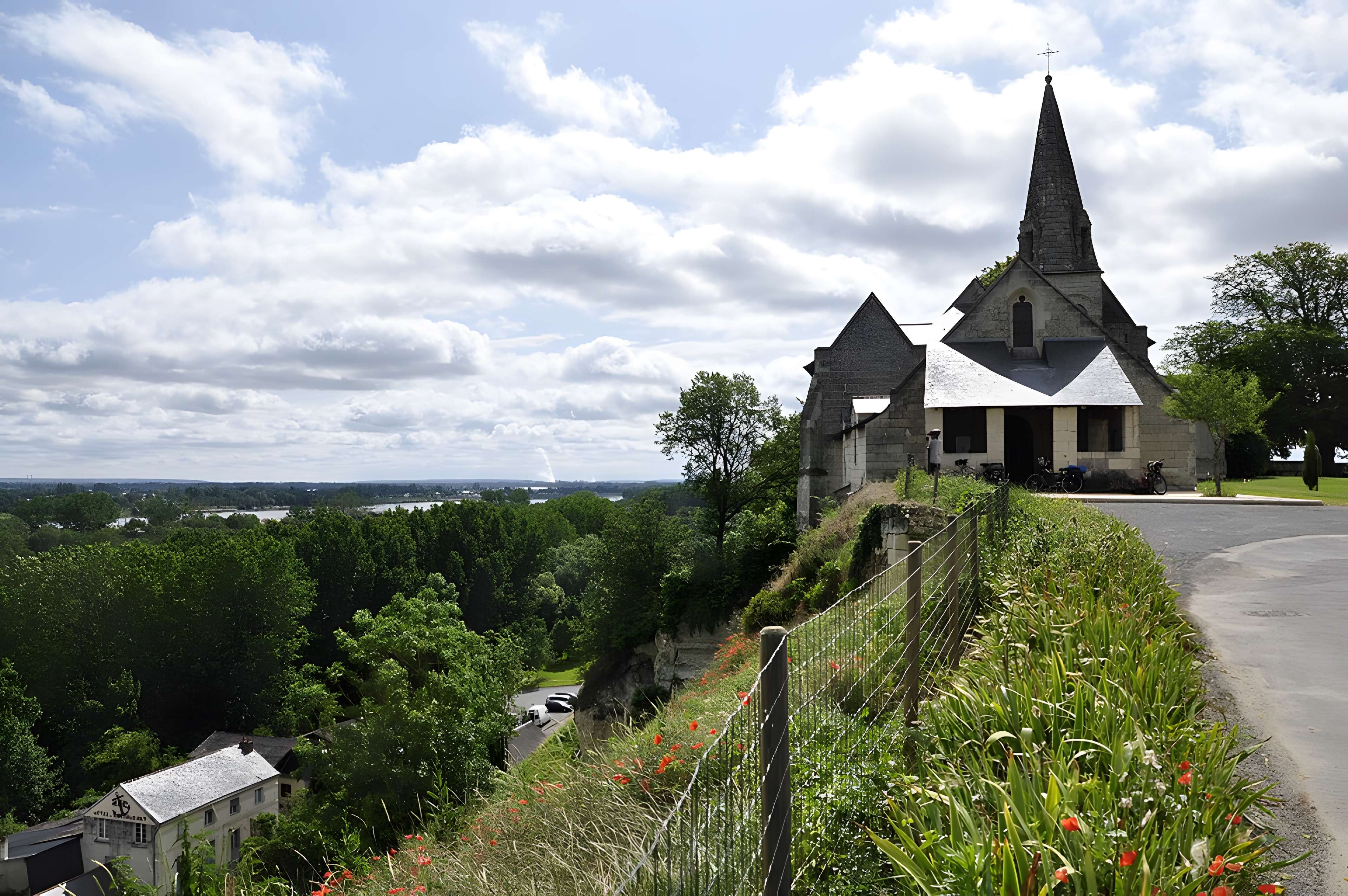 Église Saint-Pierre de Parnay