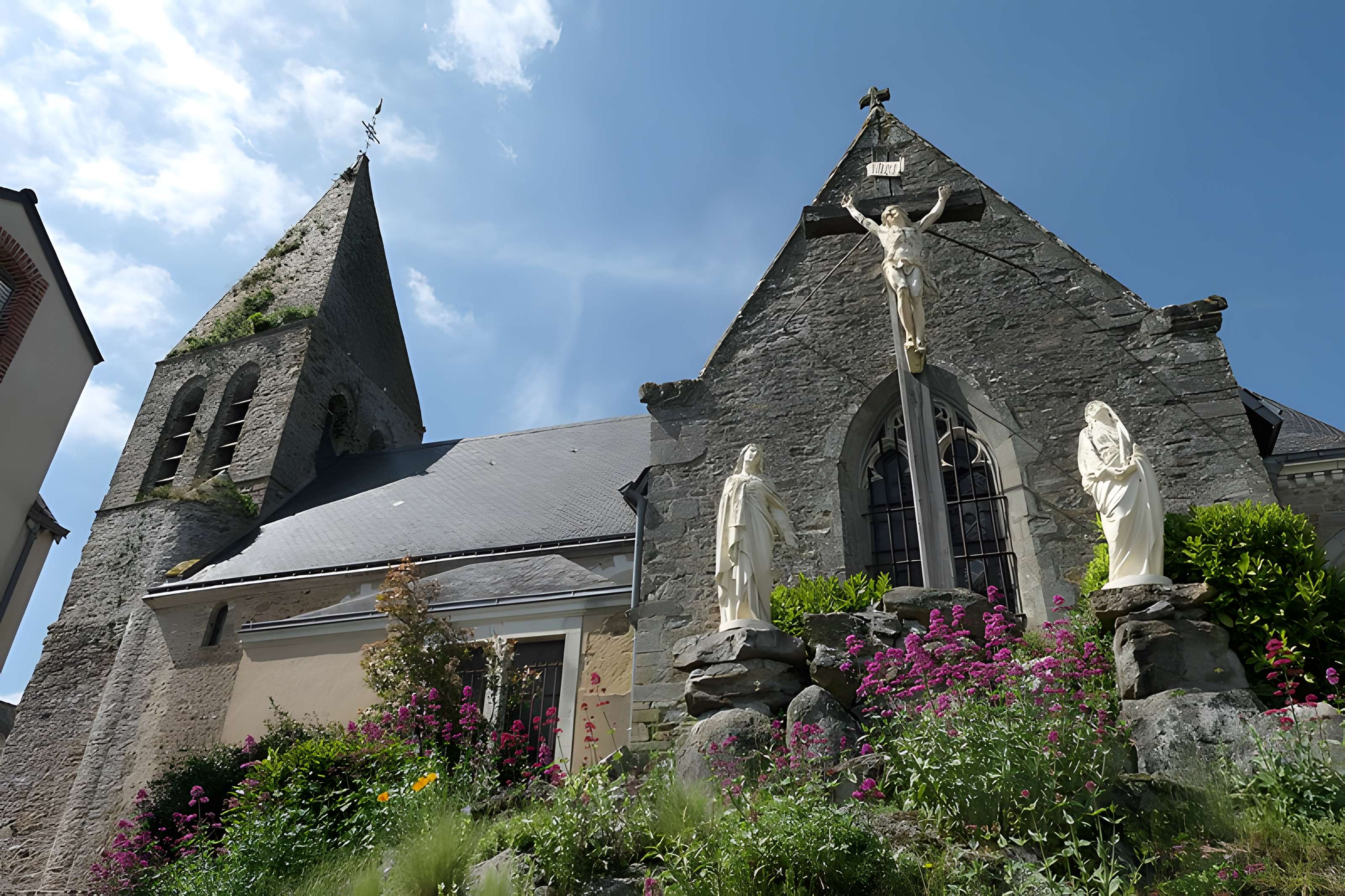 Église Saint-Pierre de Parné-sur-Roc