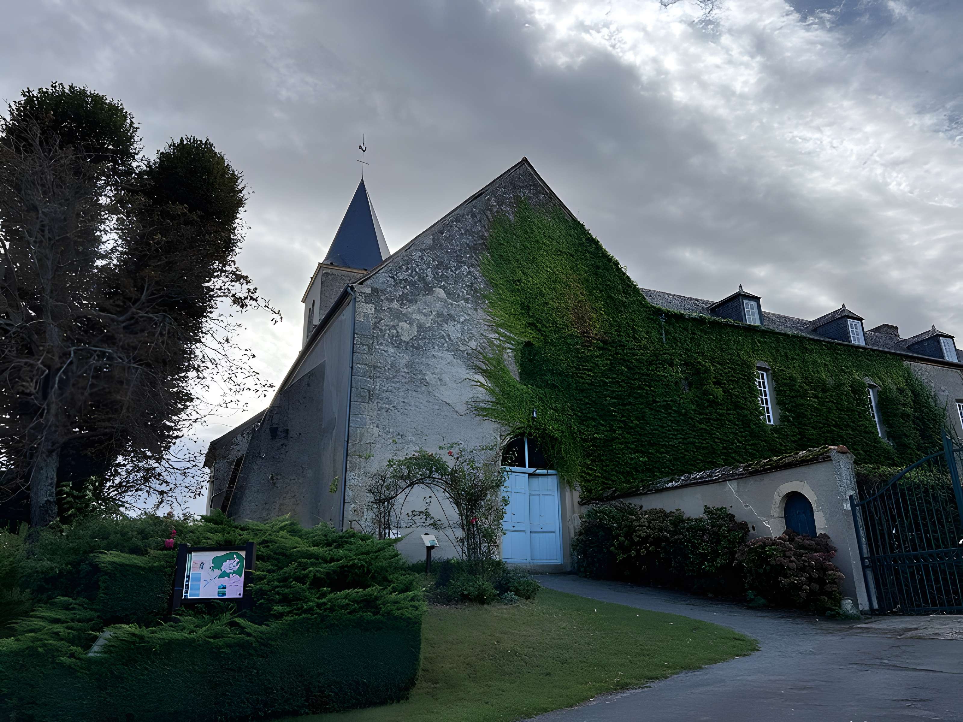 Prieuré Saint-Pierre