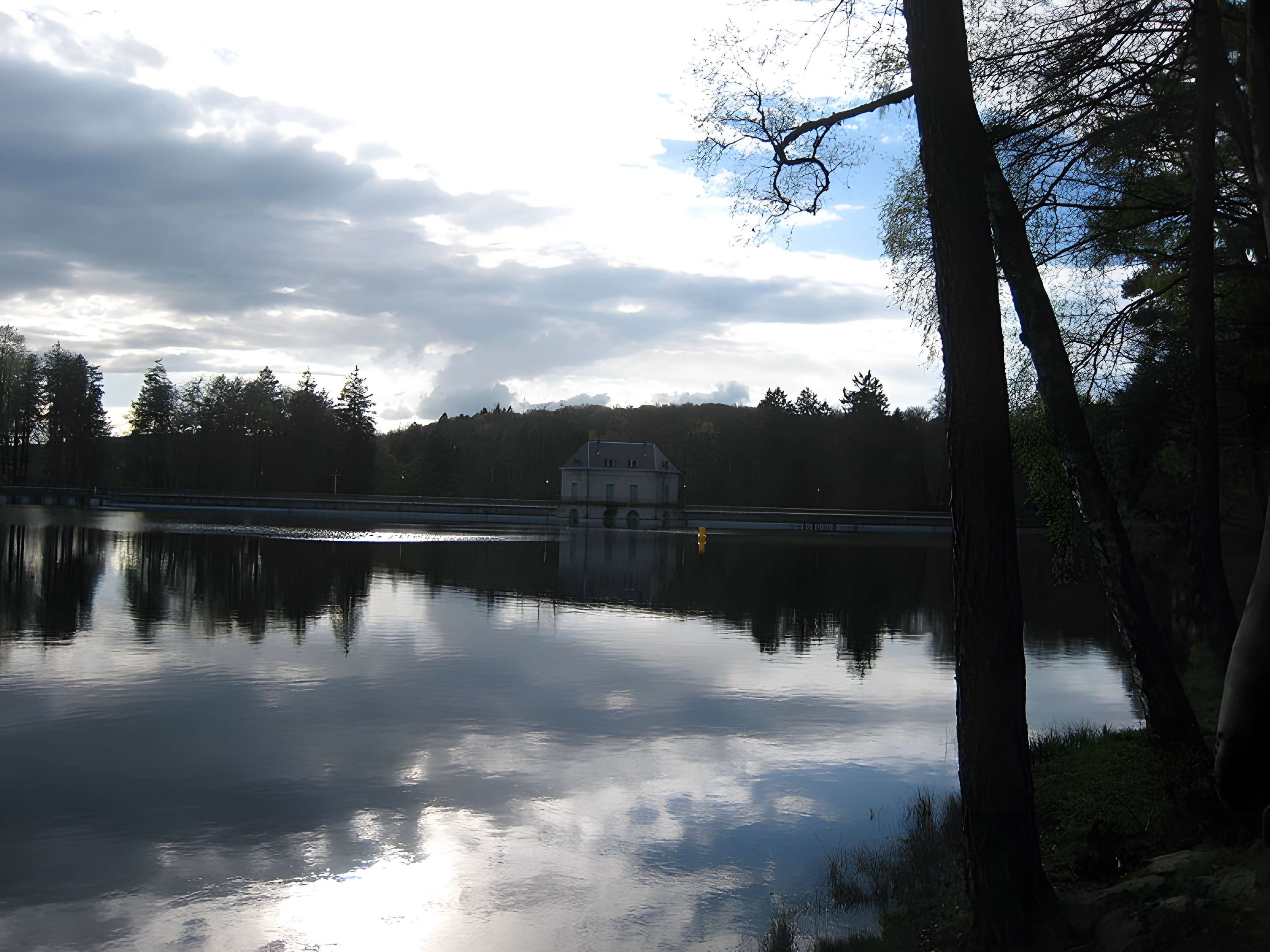 Barrage du lac des Settons