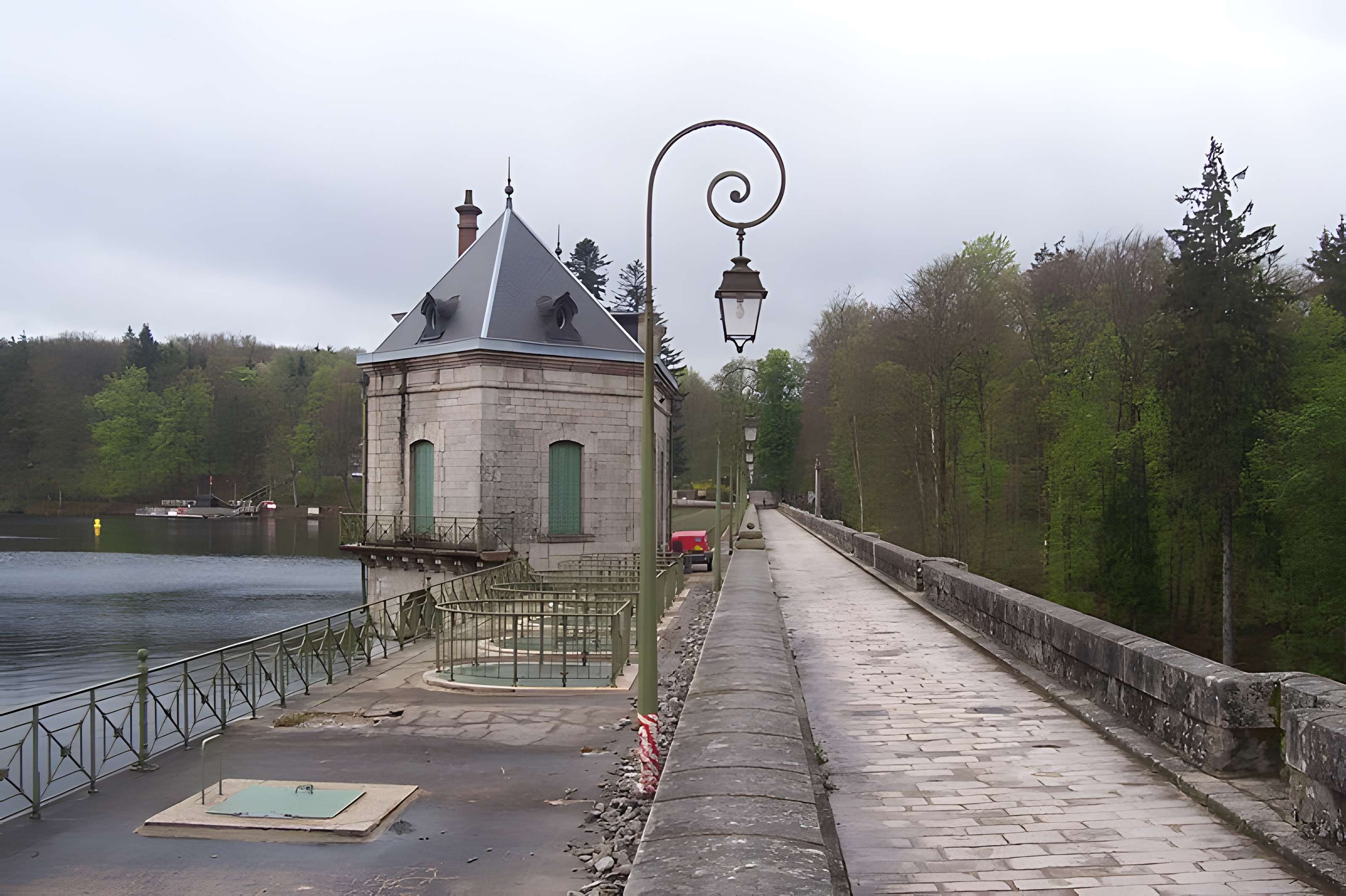 Barrage du lac des Settons
