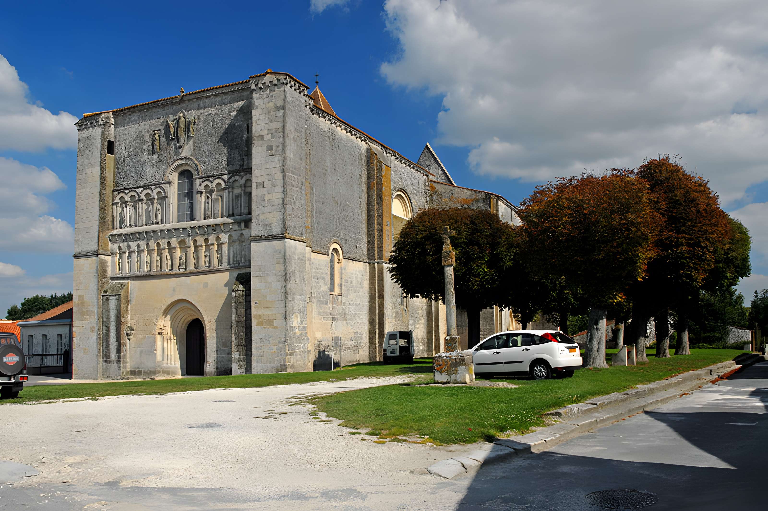 Église Saint-Pierre de Pérignac