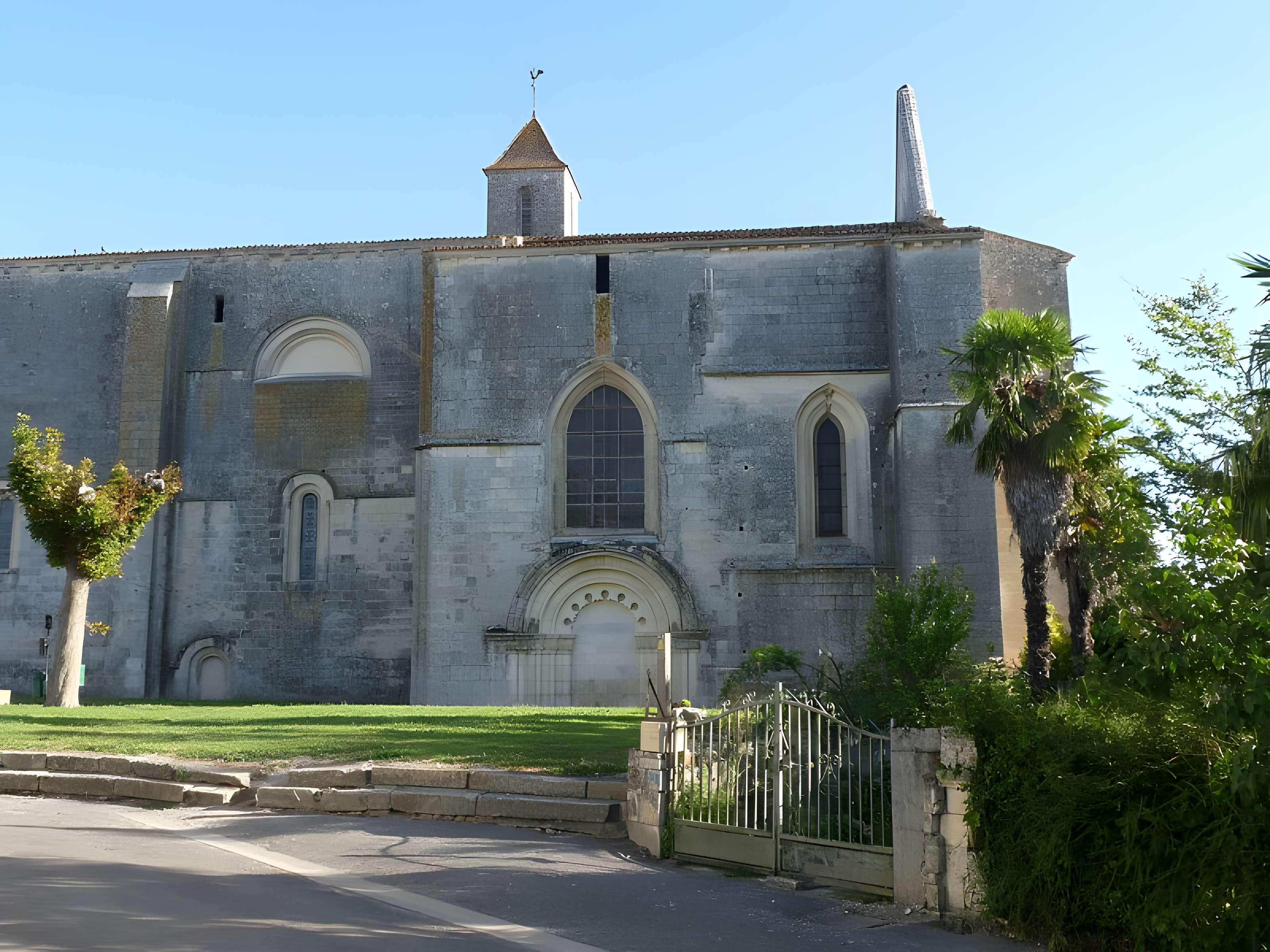 Église Saint-Pierre de Pérignac