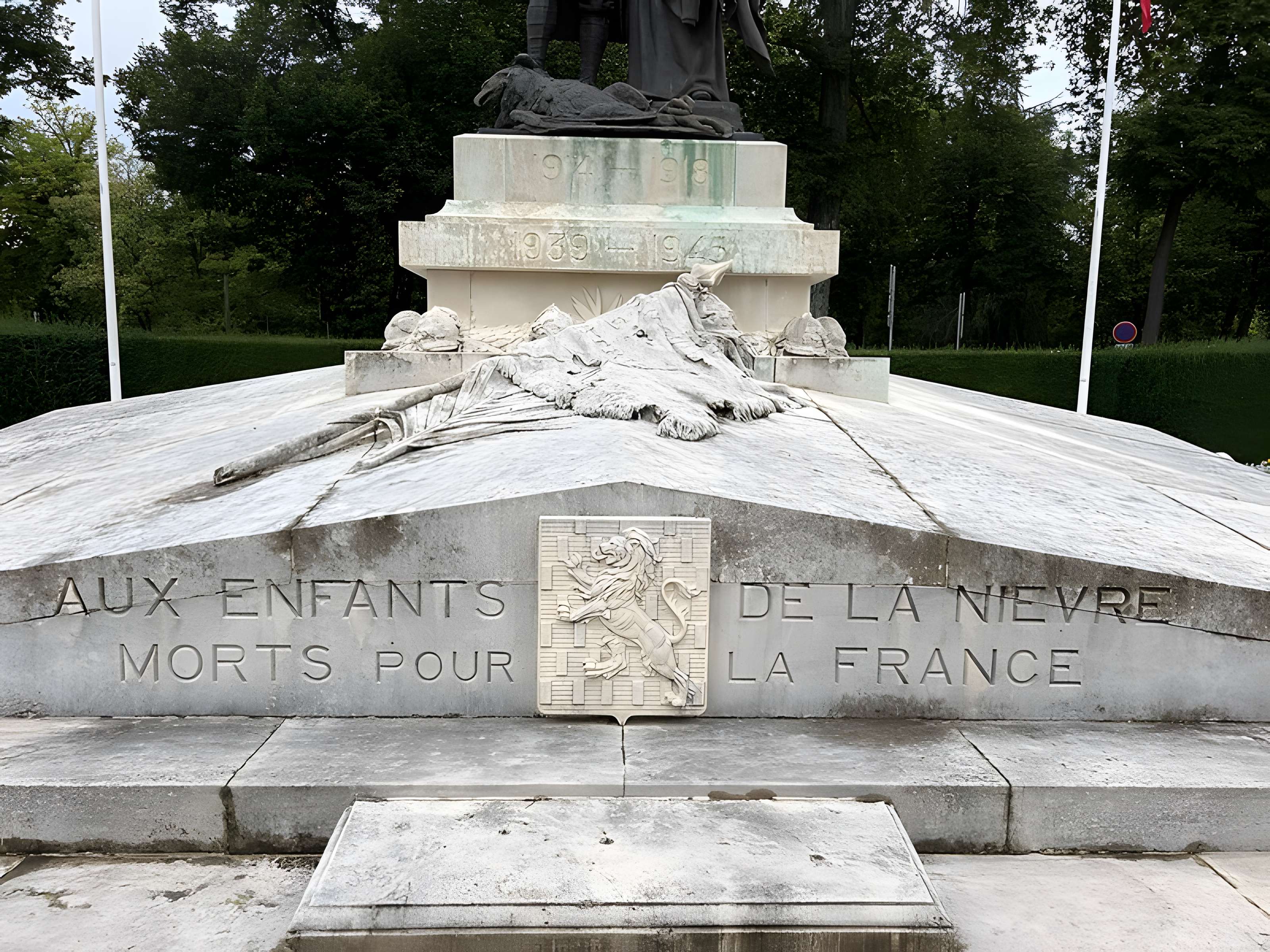 Monument aux morts de la Nièvre