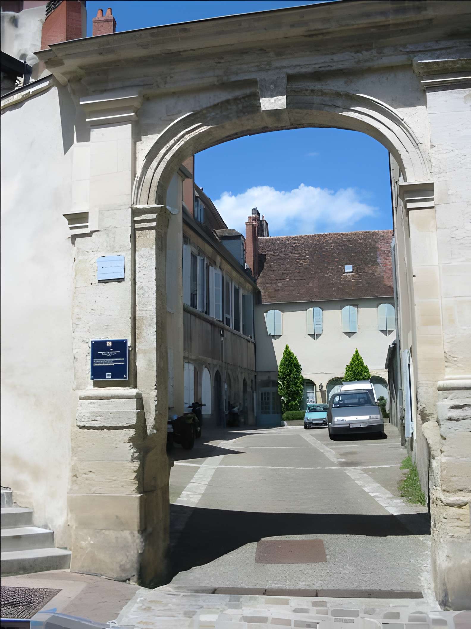 Portail de la Cour des Récollets