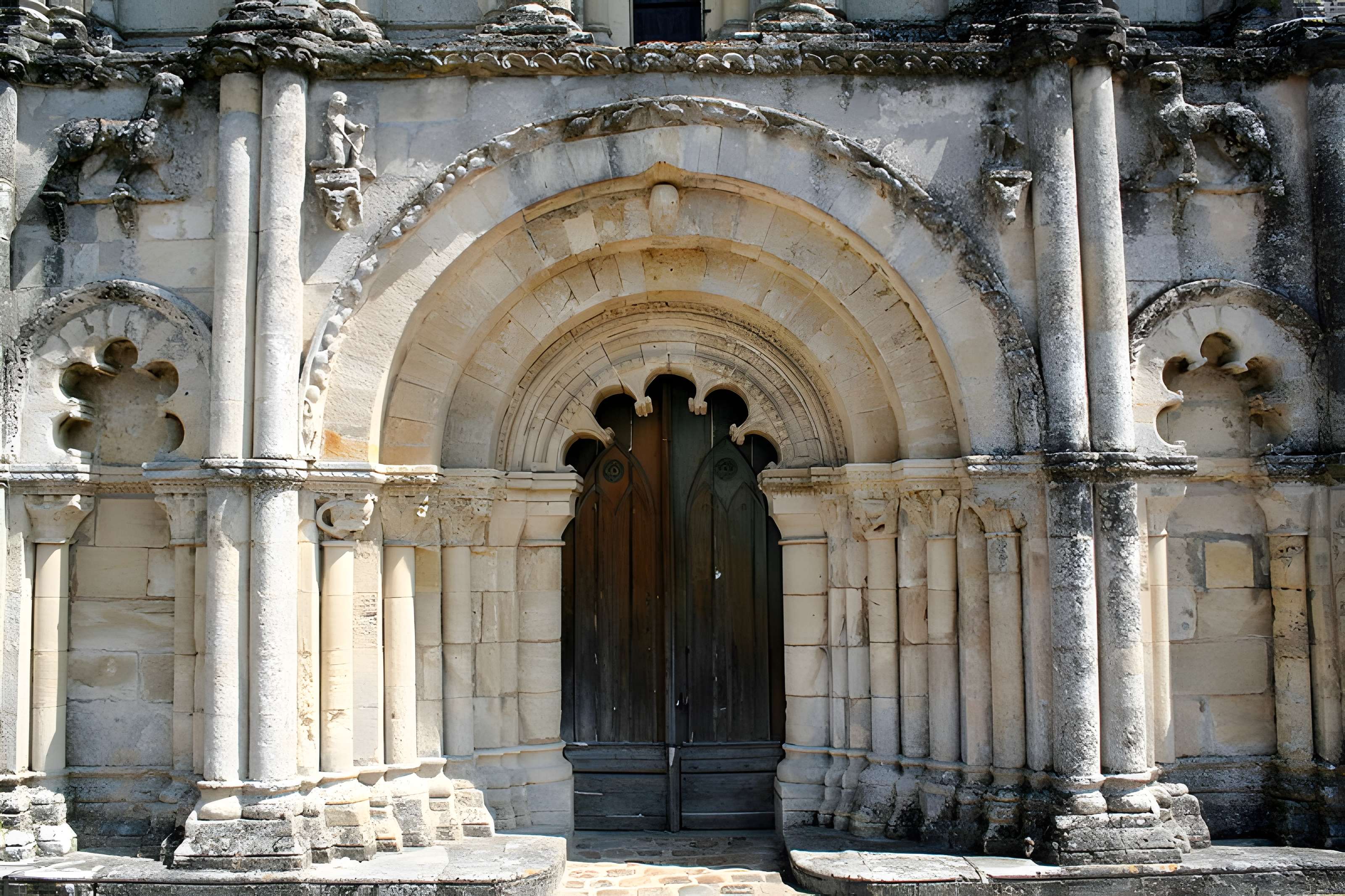 Église Saint-Pierre de Petit-Palais-et-Cornemps