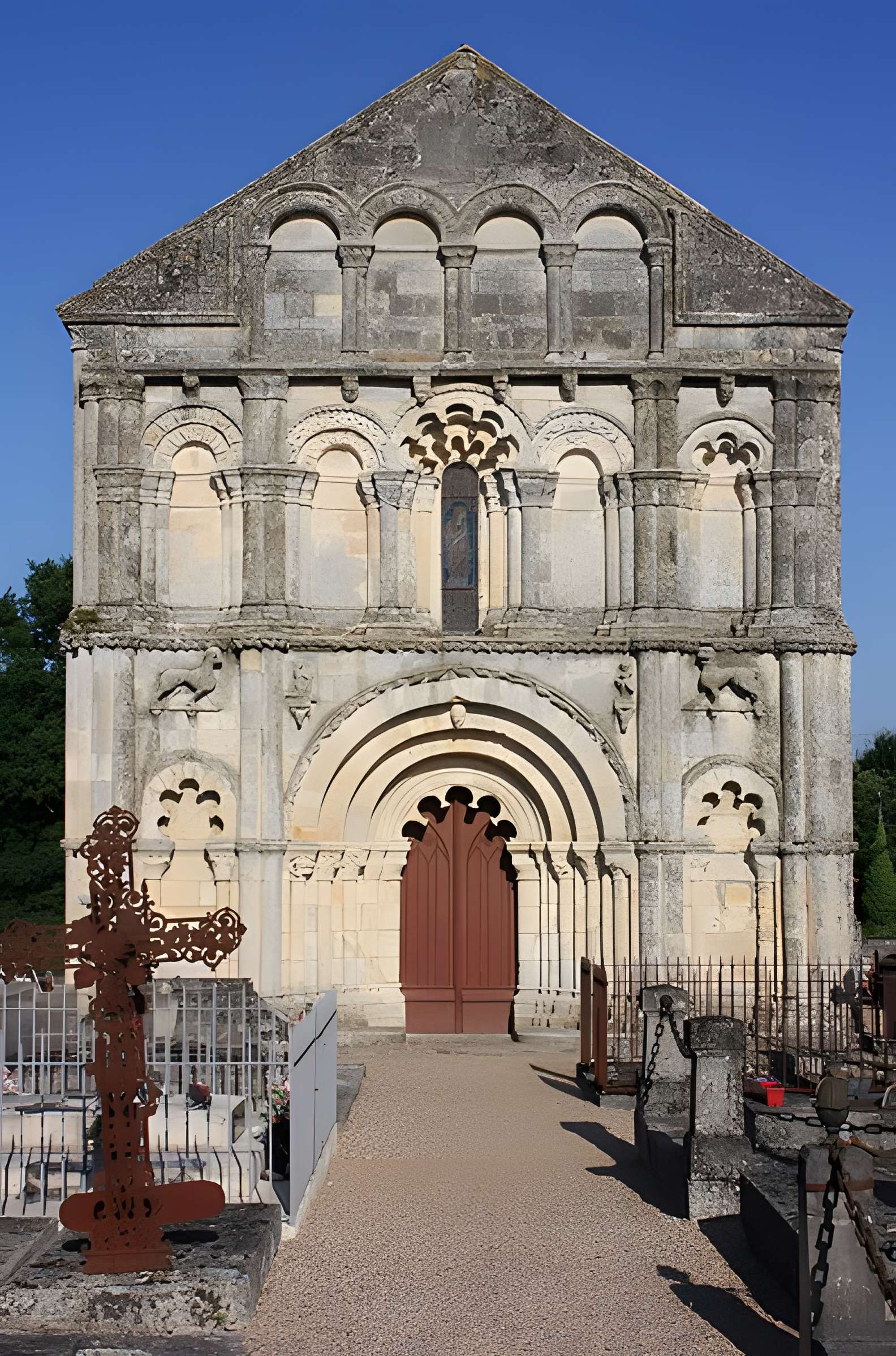 Église Saint-Pierre de Petit-Palais-et-Cornemps