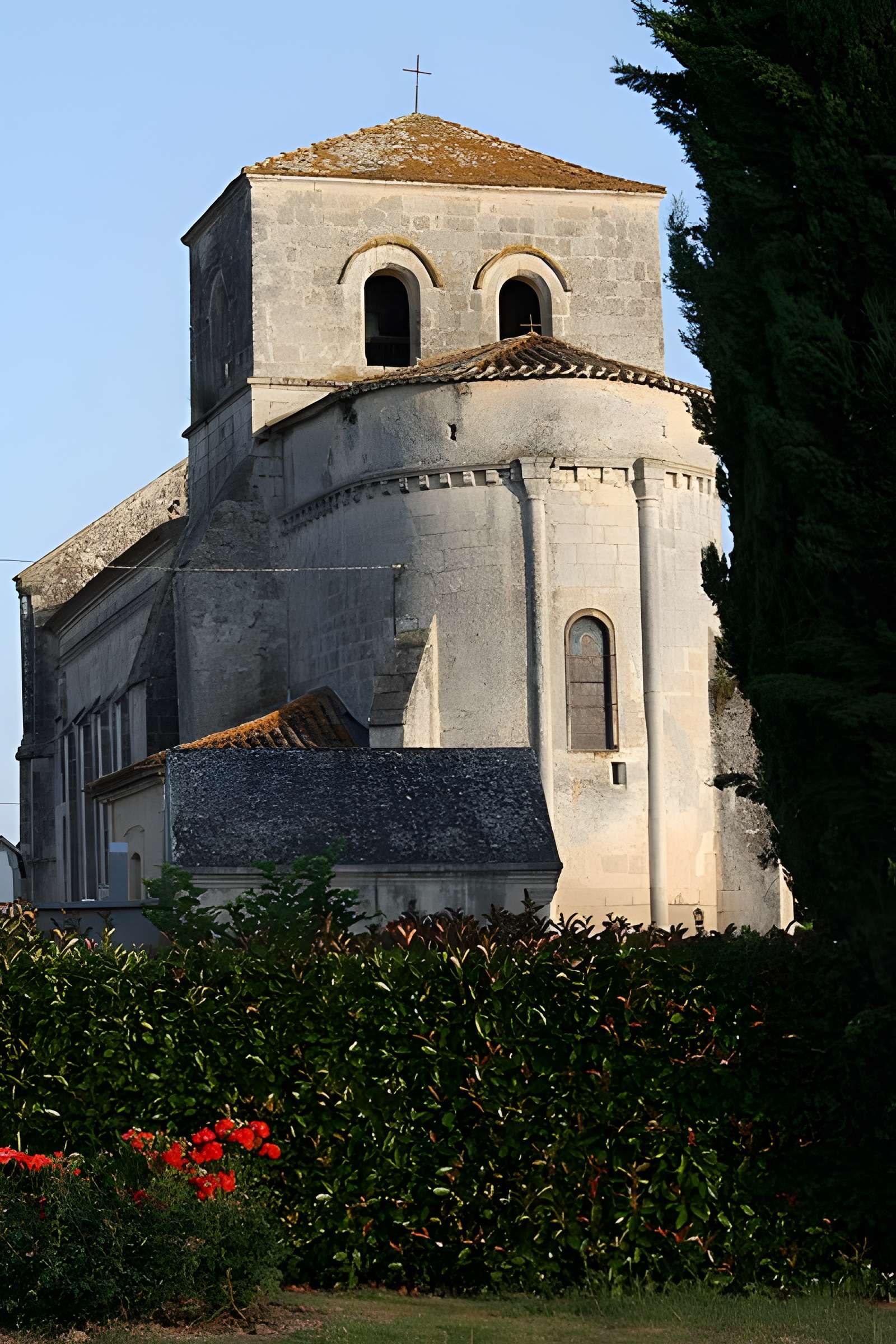 Église Saint-Pierre de Petit-Palais-et-Cornemps
