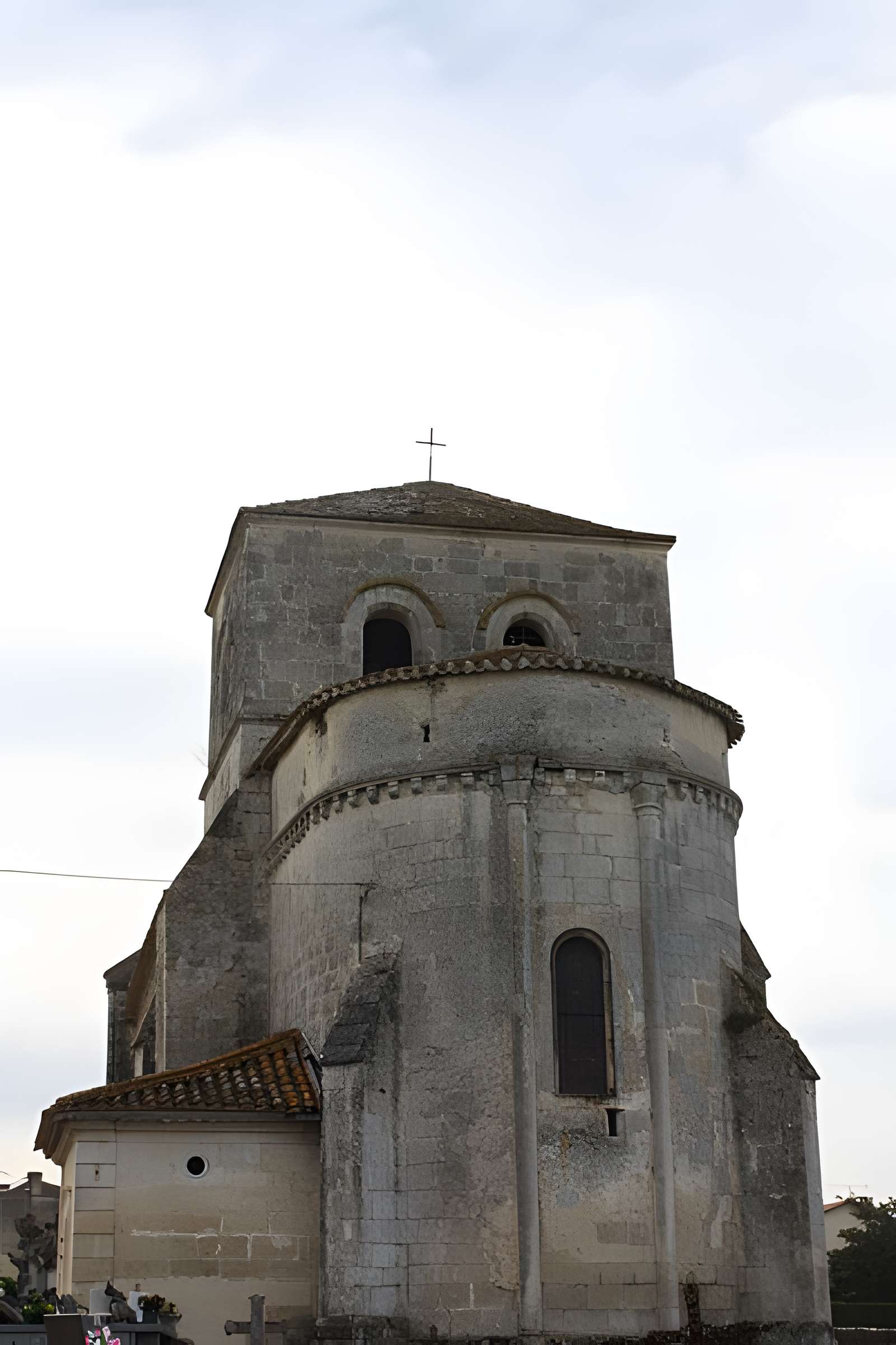 Église Saint-Pierre de Petit-Palais-et-Cornemps
