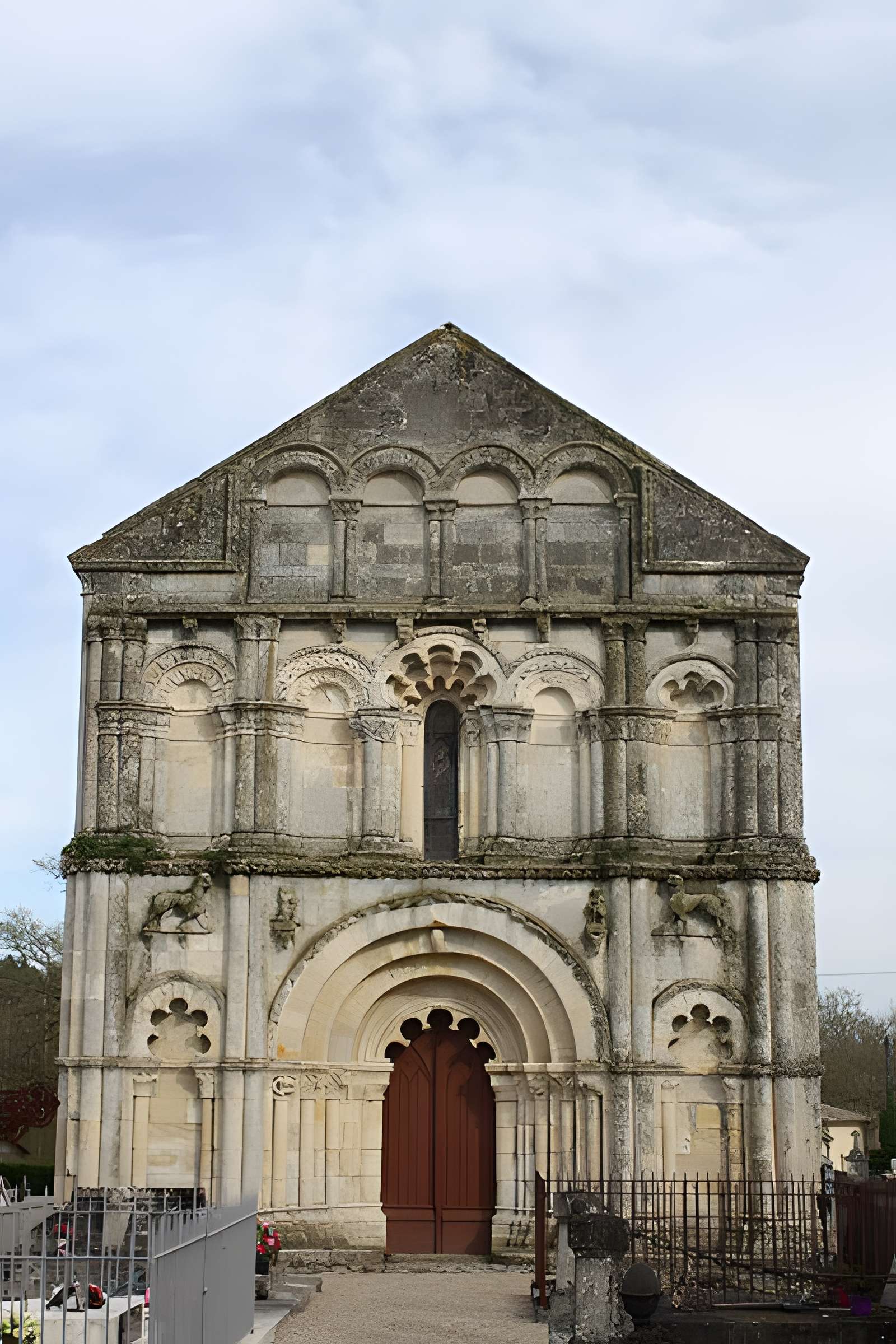 Église Saint-Pierre de Petit-Palais-et-Cornemps