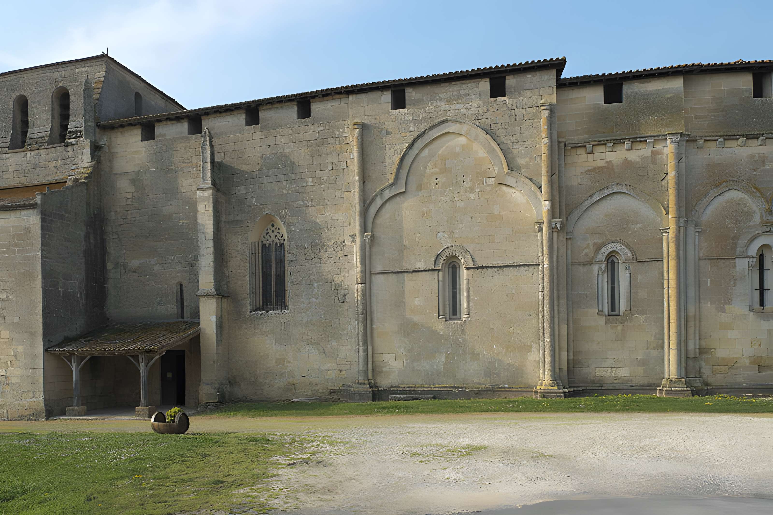 Église Saint-Pierre de Pujols
