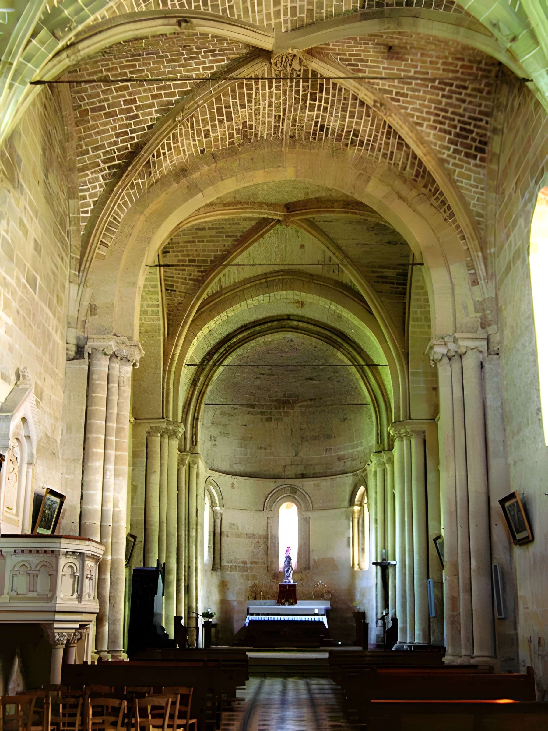 Église Saint-Pierre de Pujols