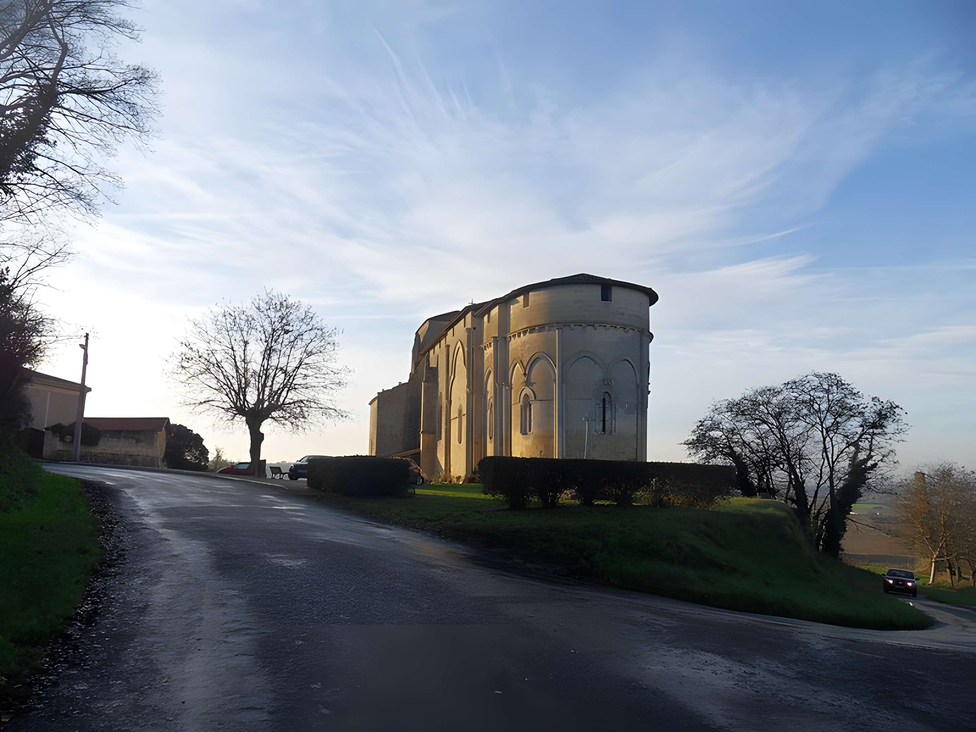 Église Saint-Pierre de Pujols