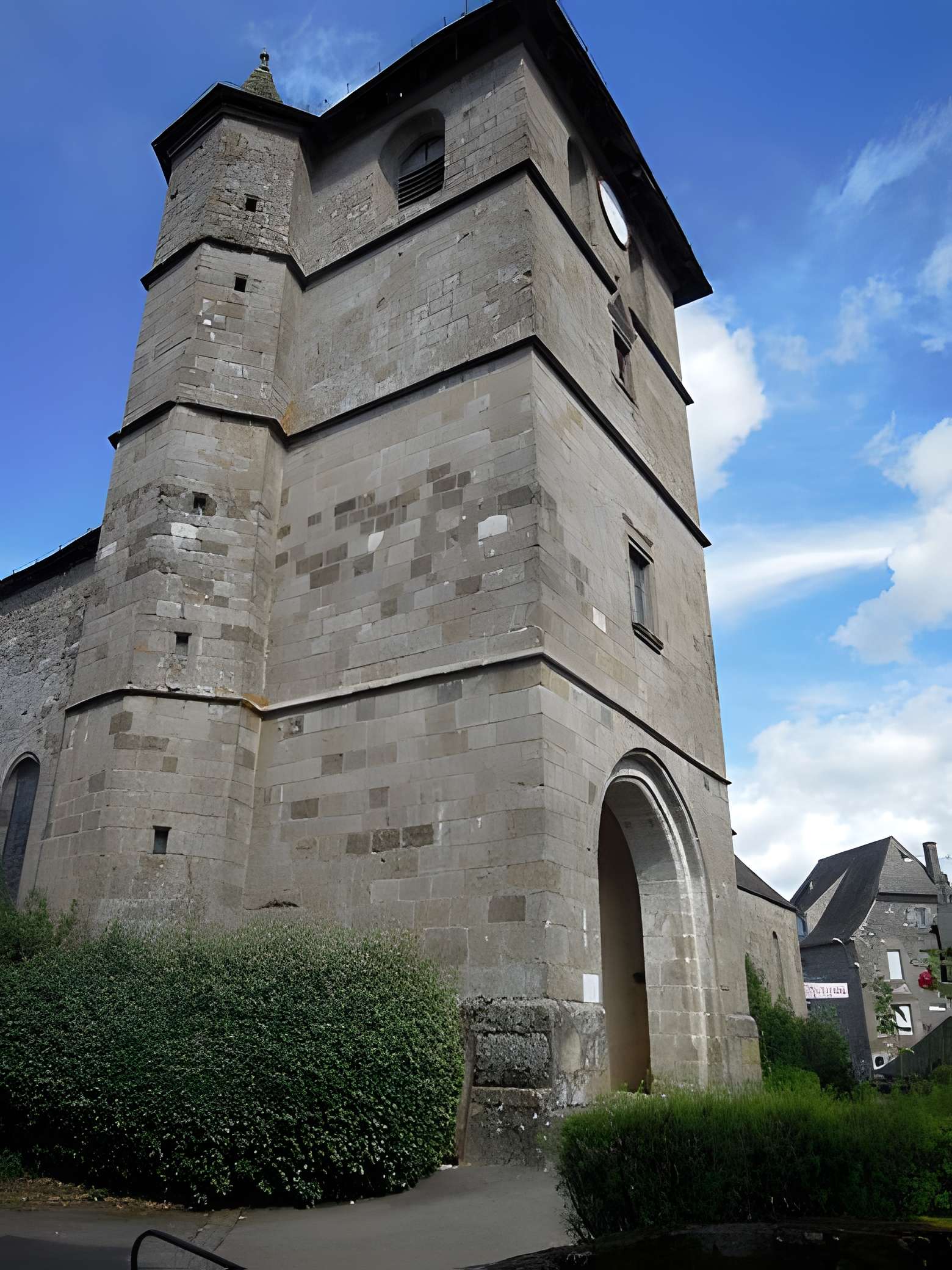 Église Saint-Pierre de Raulhac 