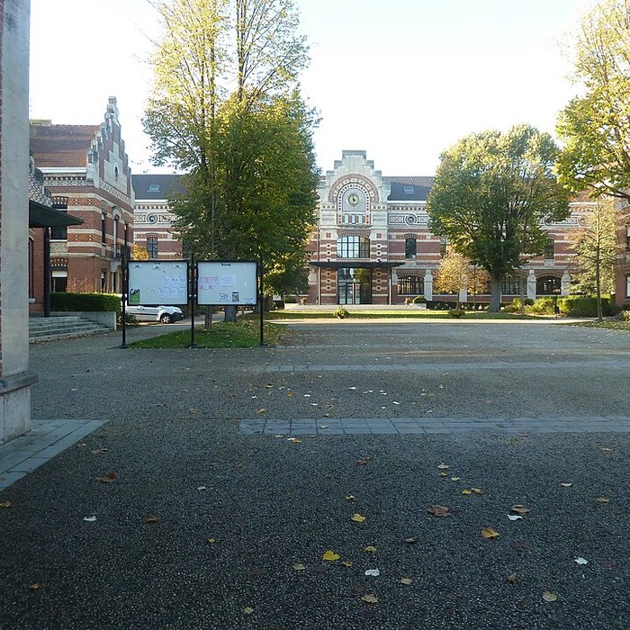 Photo de Ancienne école nationale professionnelle, actuel lycée Gustave Eiffel
