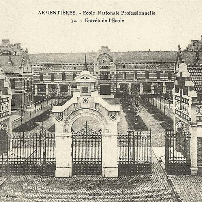 Photo de Ancienne école nationale professionnelle, actuel lycée Gustave Eiffel