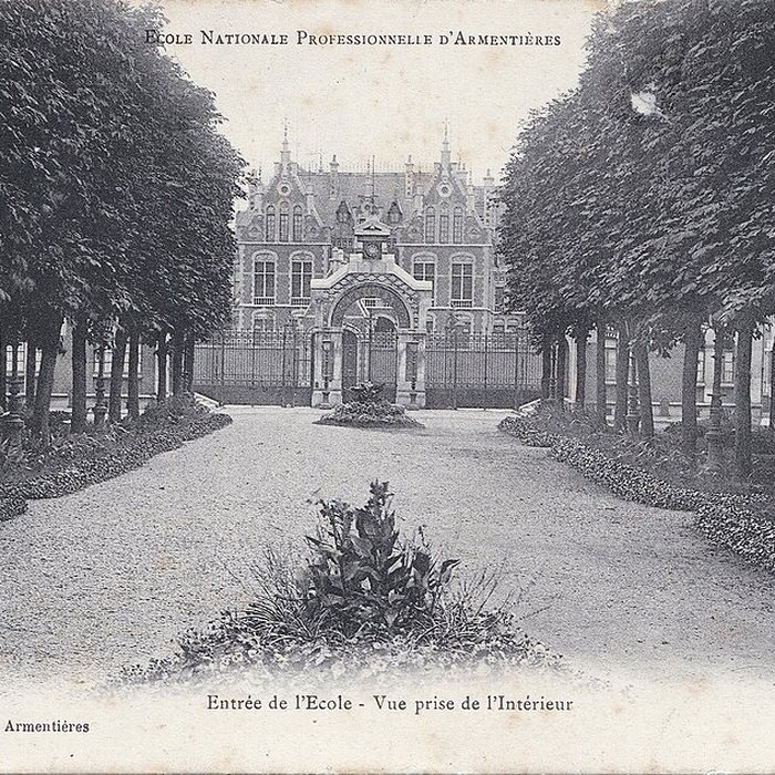 Photo de Ancienne école nationale professionnelle, actuel lycée Gustave Eiffel