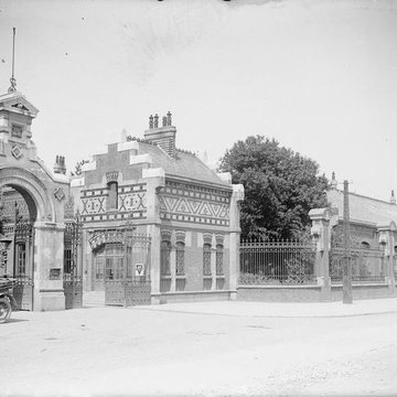 Ancienne école nationale professionnelle, actuel lycée Gustave Eiffel