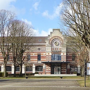 Ancienne école nationale professionnelle, actuel lycée Gustave Eiffel