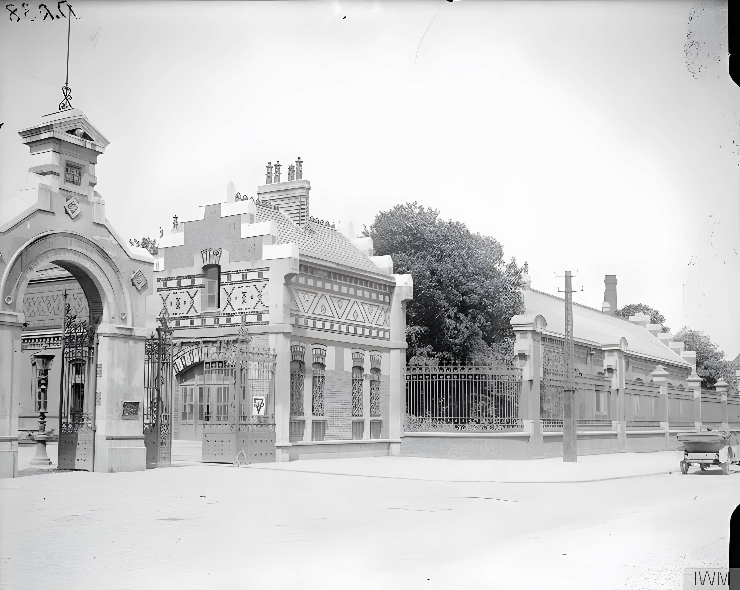 Ancienne école nationale professionnelle, actuel lycée Gustave Eiffel