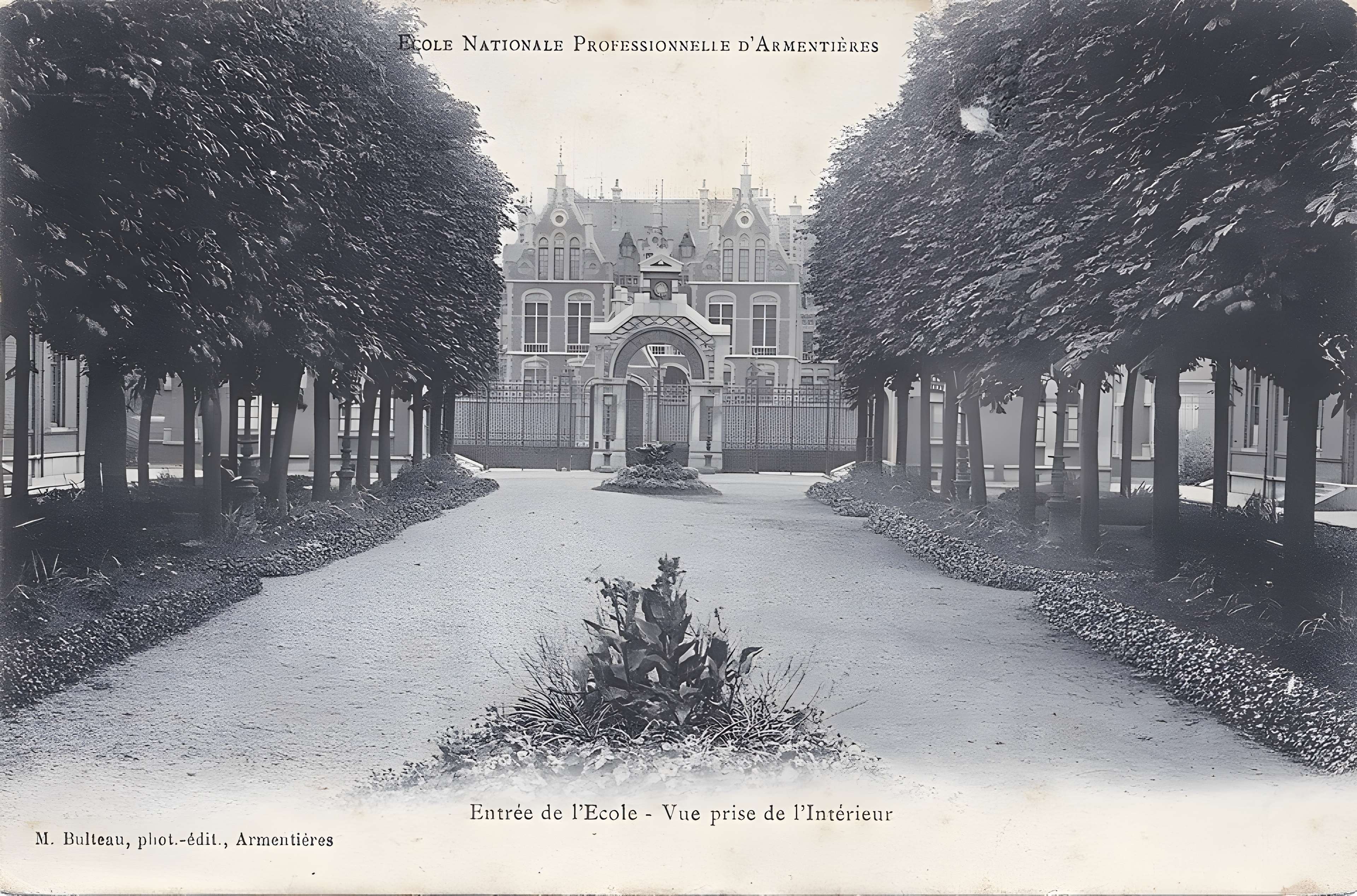 Ancienne école nationale professionnelle, actuel lycée Gustave Eiffel