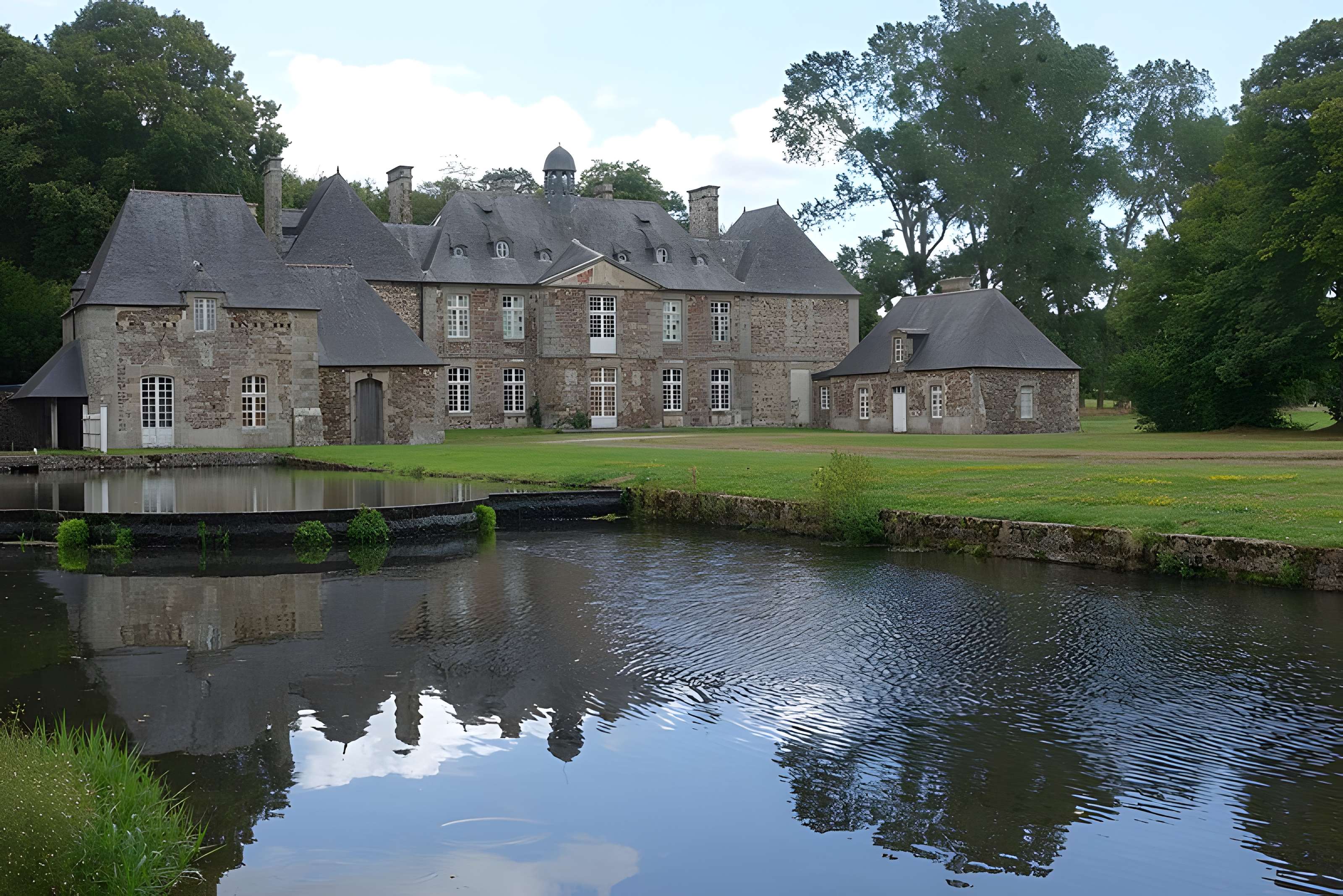 Abbaye de La Lucerne d'Outremer