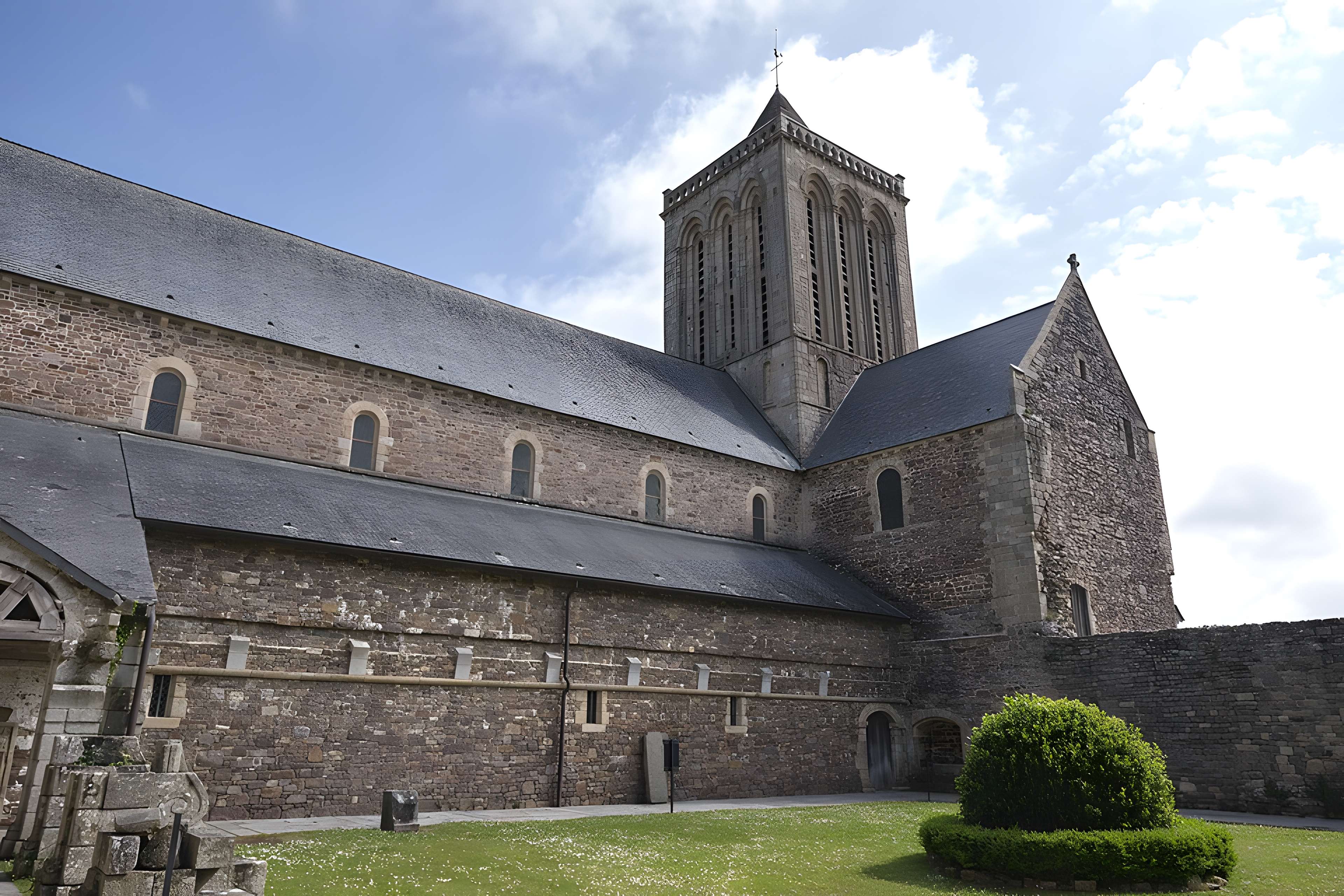 Abbaye de La Lucerne d'Outremer