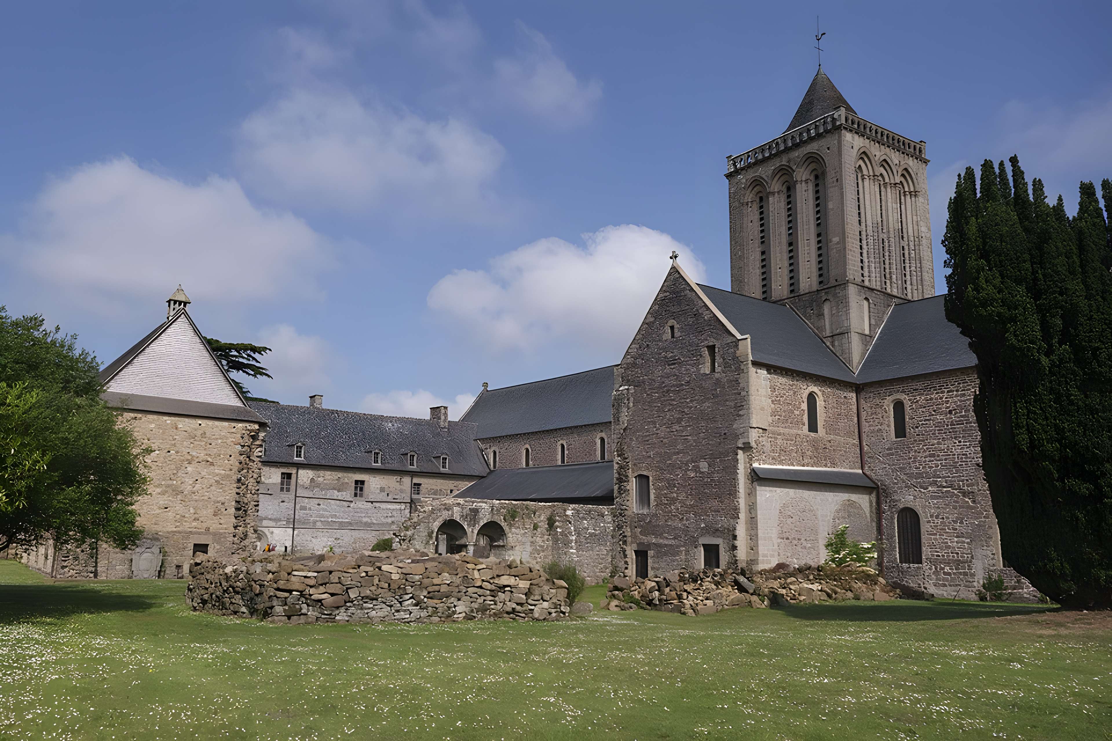 Abbaye de La Lucerne d'Outremer
