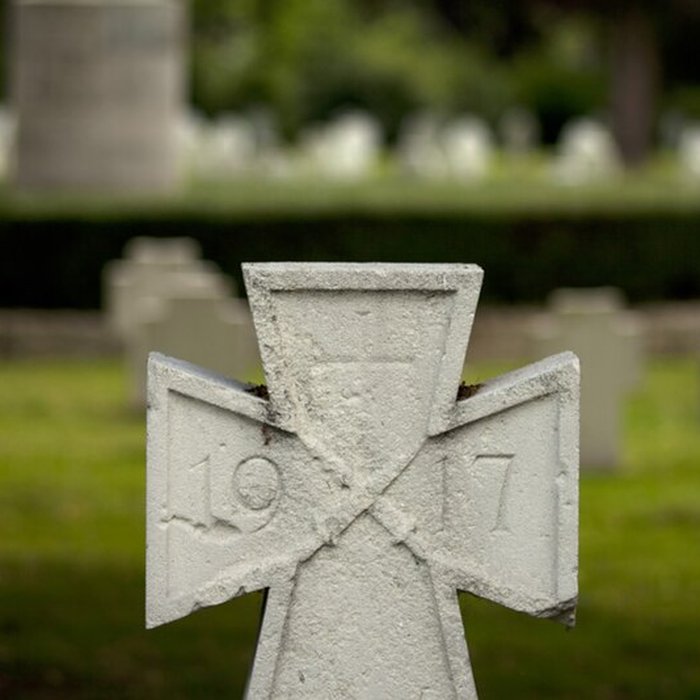 Photo de Ensemble formé par le cimetière allemand de la route de Solesmes et le Cambrai East Military Cemetery