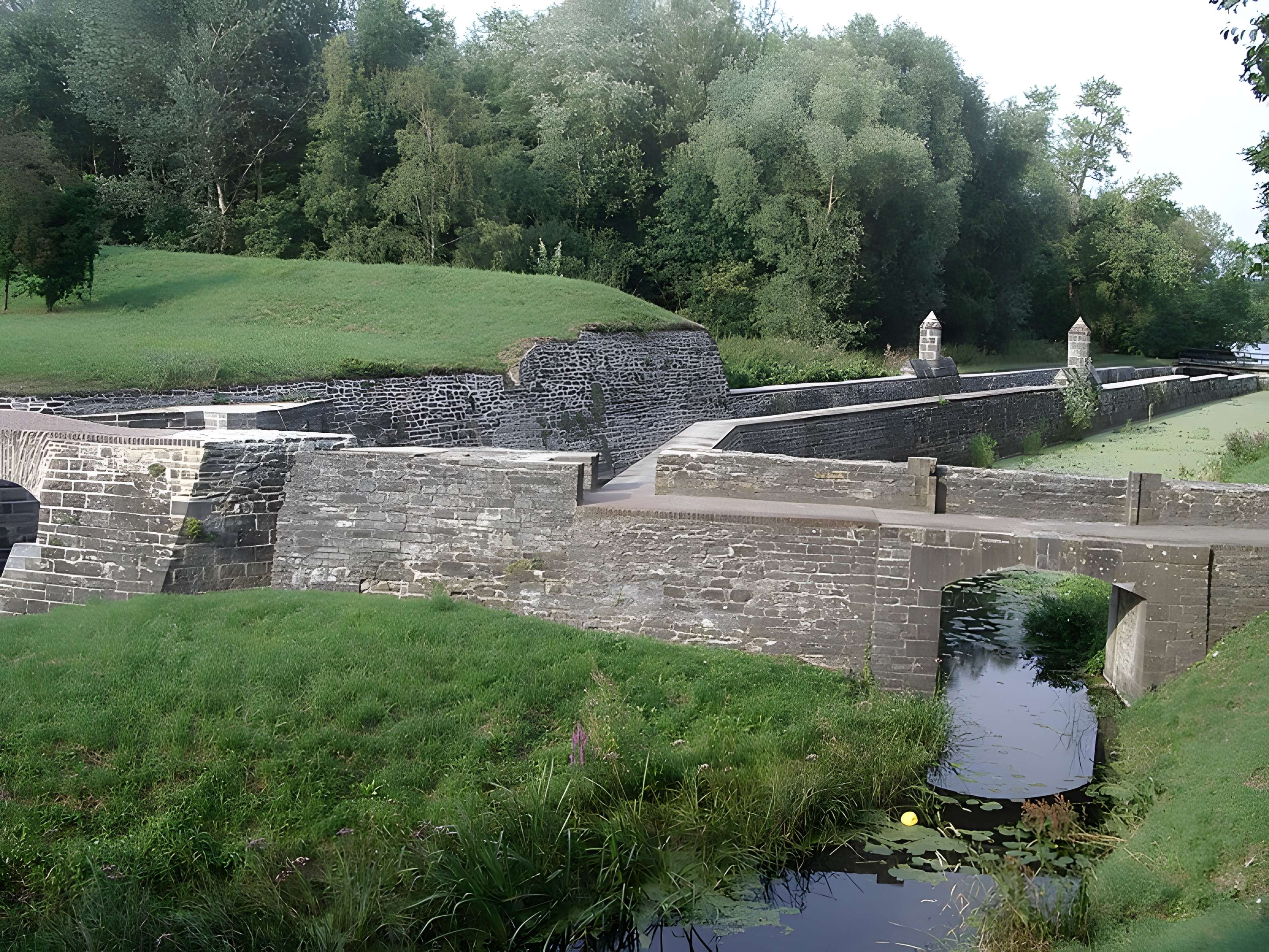 Ancienne enceinte espagnole