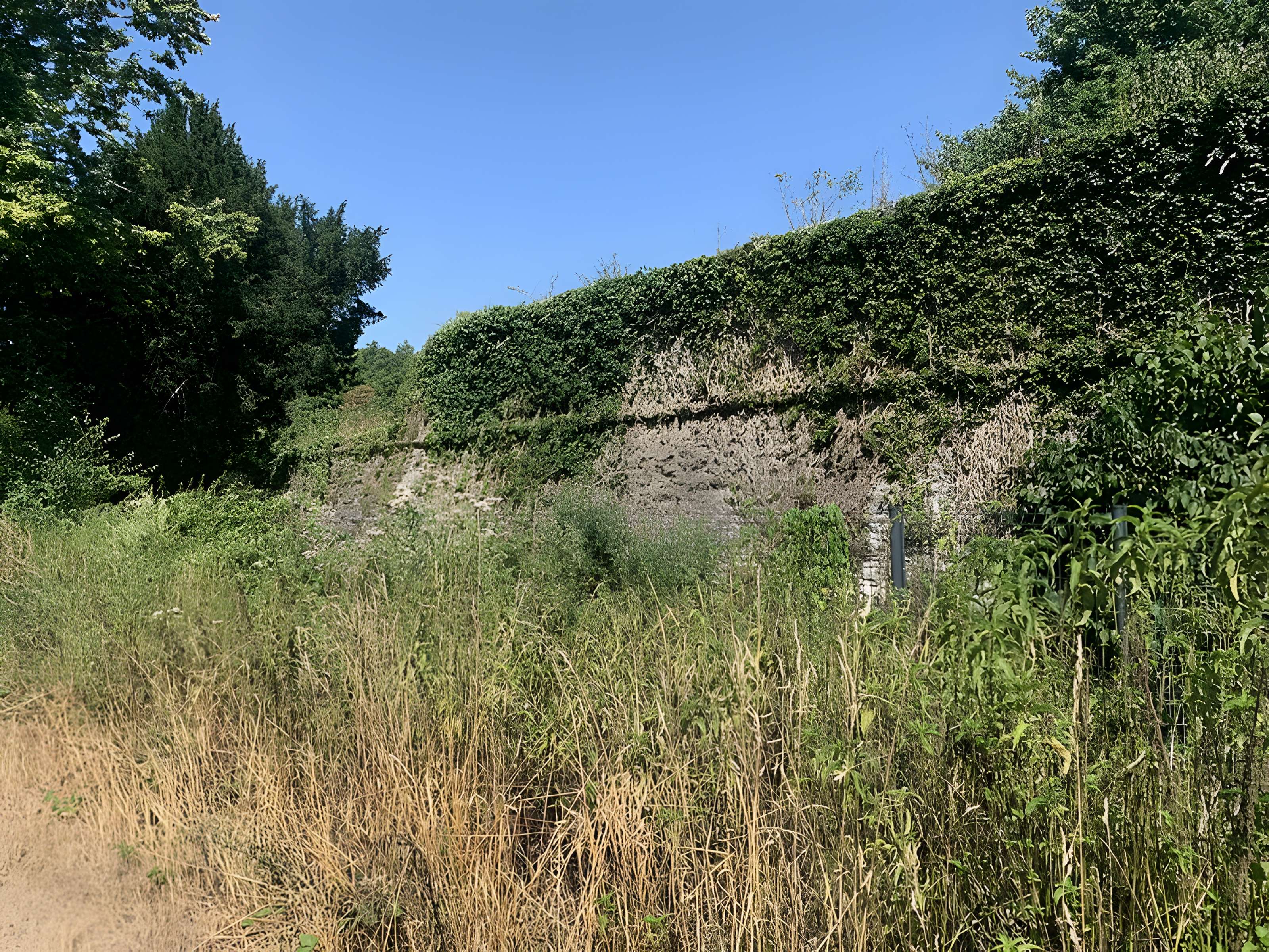 Ancienne enceinte espagnole