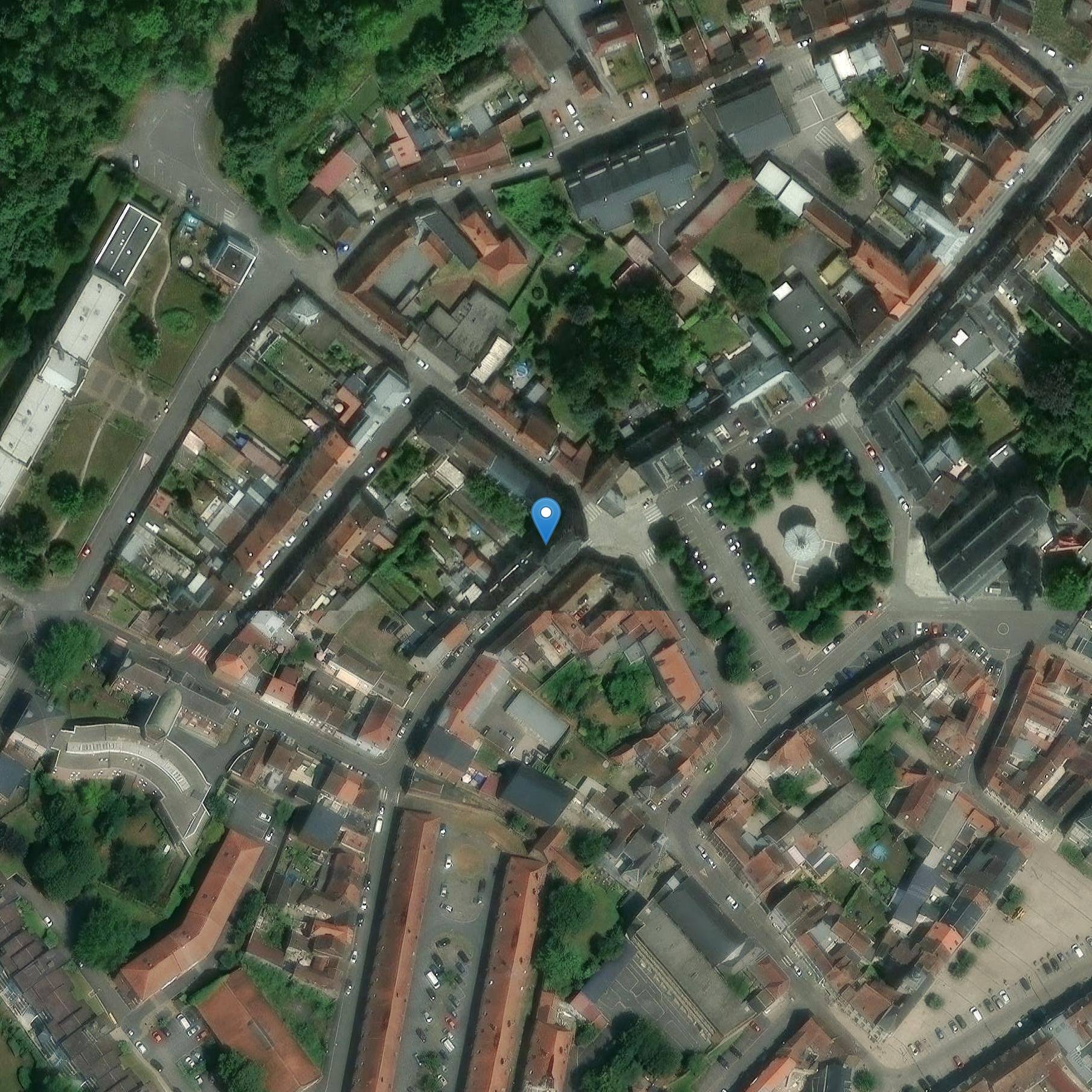Photo de Château de Bailleul and adjacent buildings