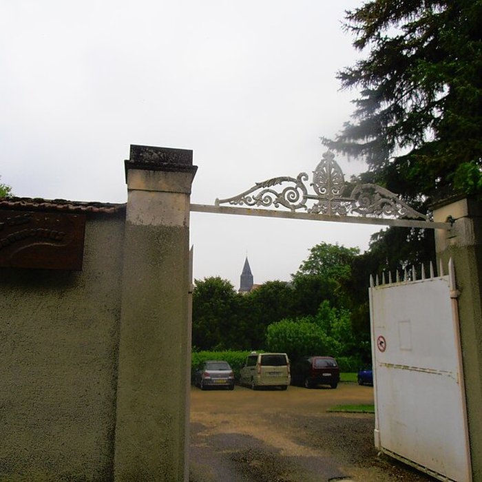 Photo de Église Saint-Pierre de Saint-Julien-du-Sault
