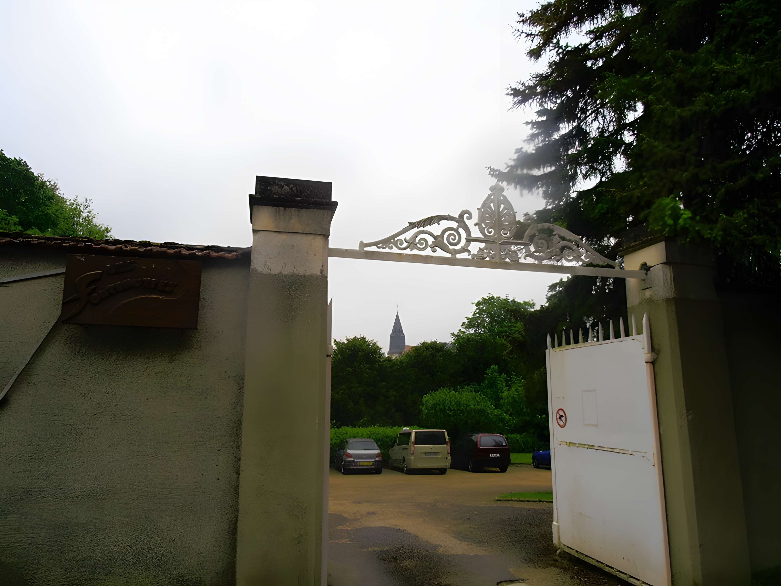 Église Saint-Pierre de Saint-Julien-du-Sault