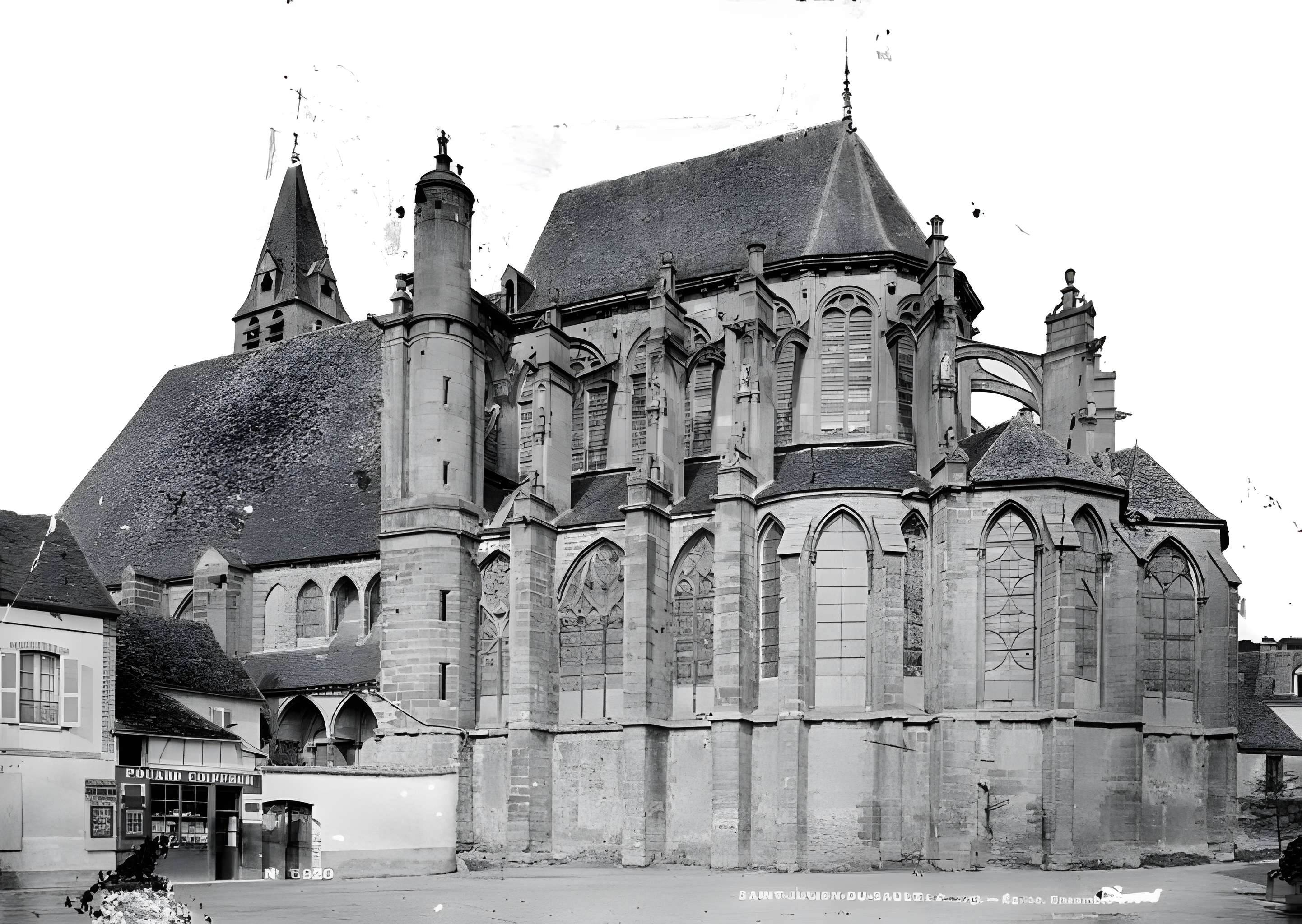 Église Saint-Pierre de Saint-Julien-du-Sault