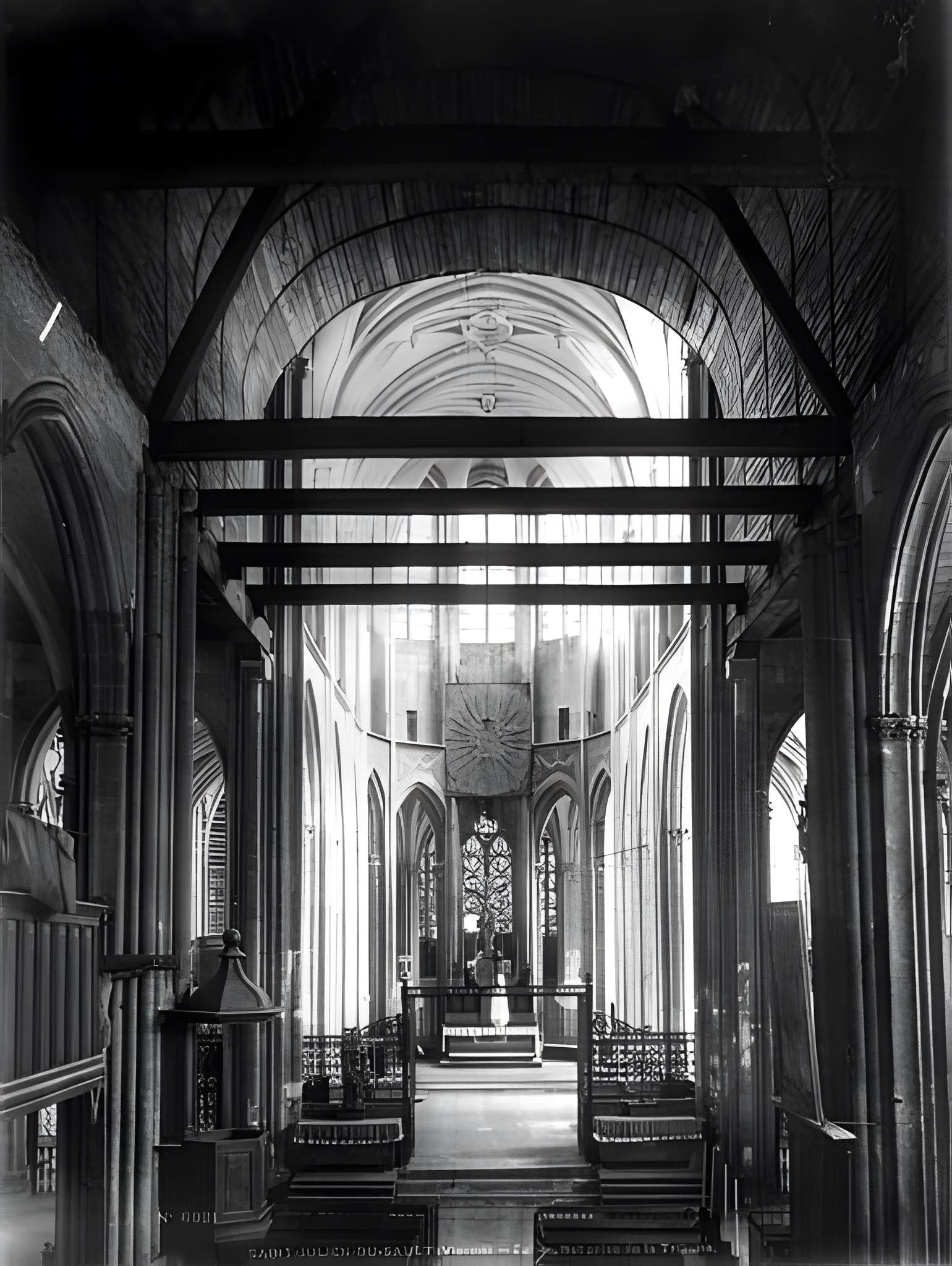 Église Saint-Pierre de Saint-Julien-du-Sault