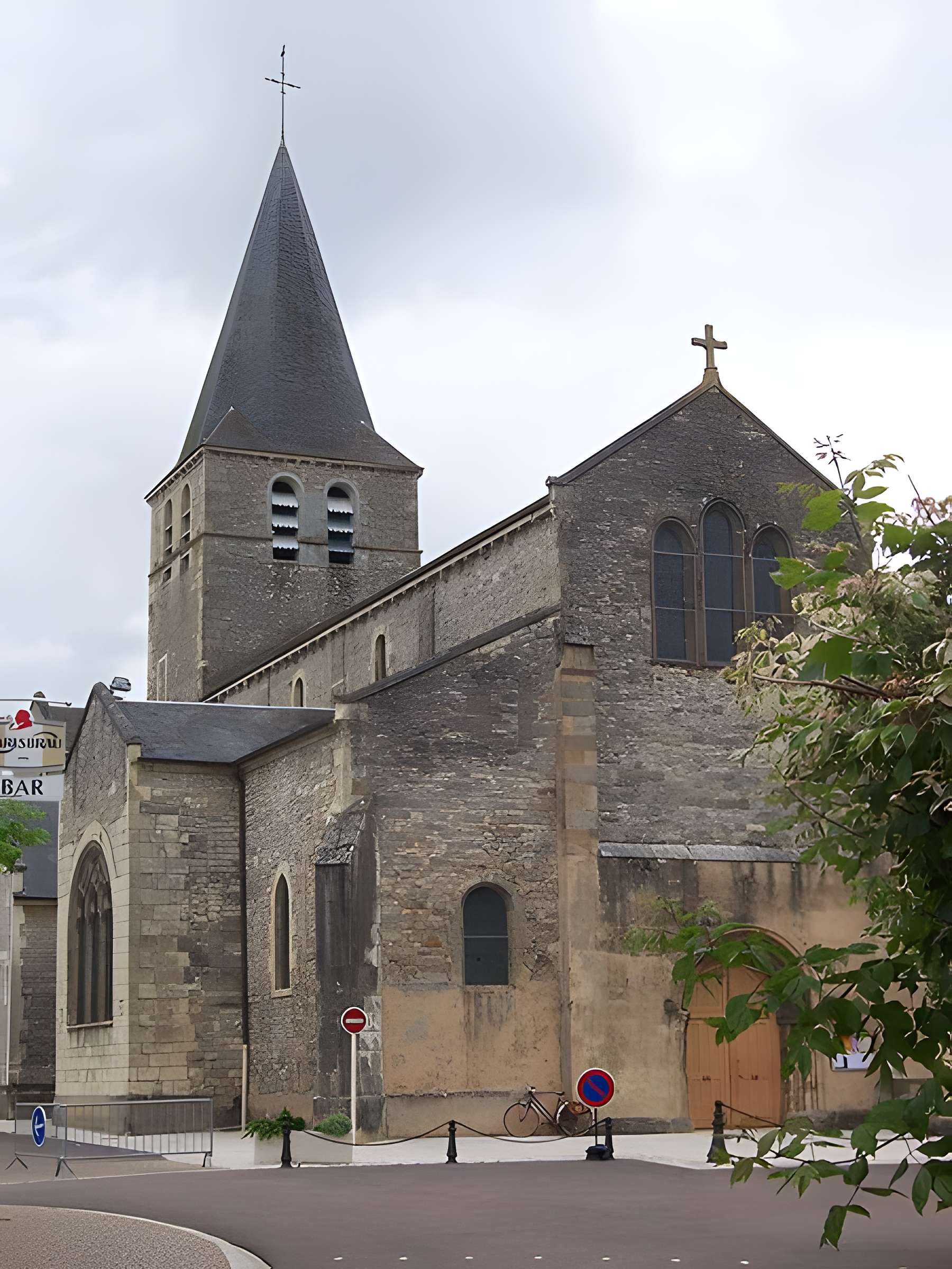 Église Saint-Pierre de Saint-Pierre-le-Moûtier