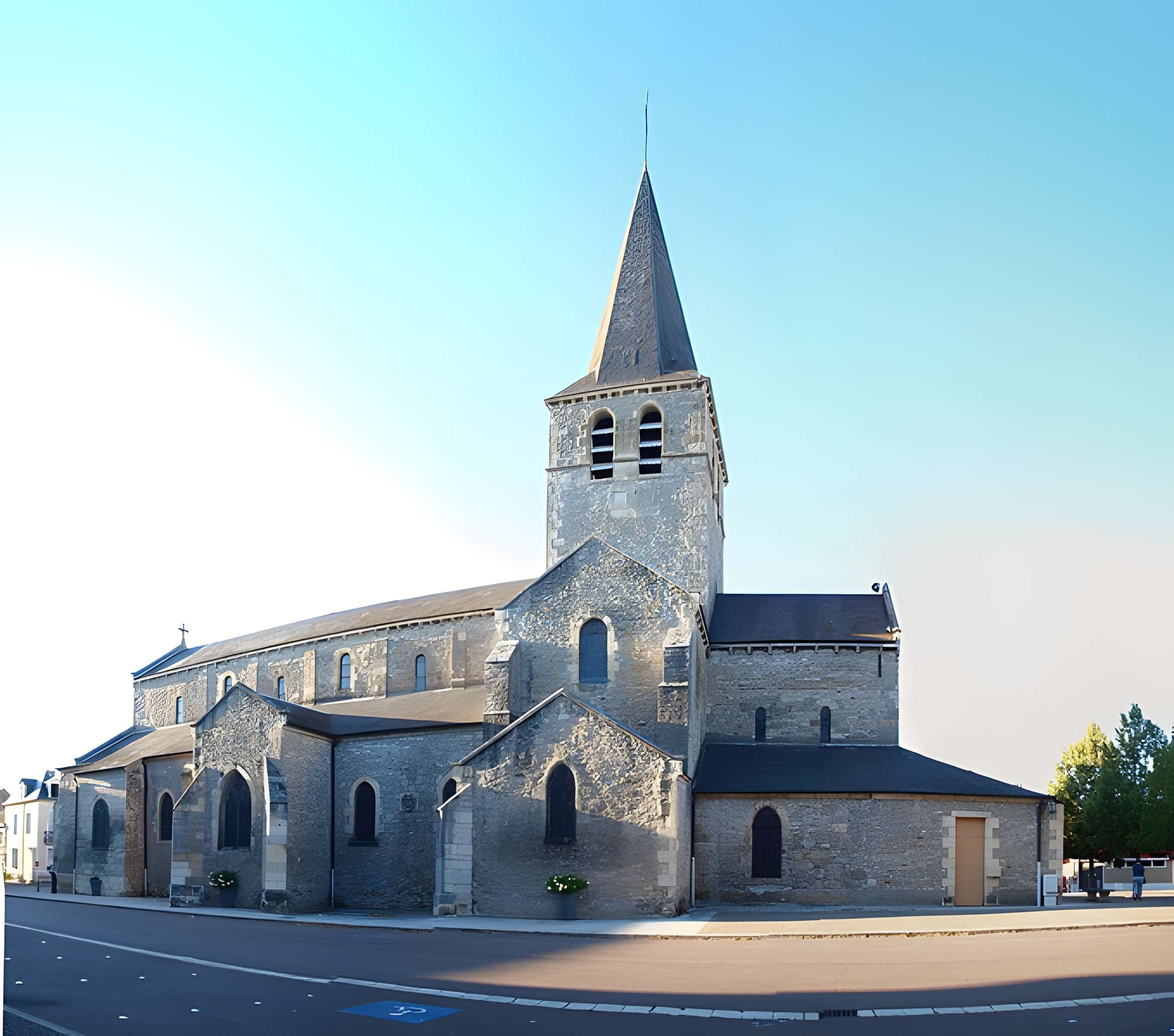 Église Saint-Pierre de Saint-Pierre-le-Moûtier