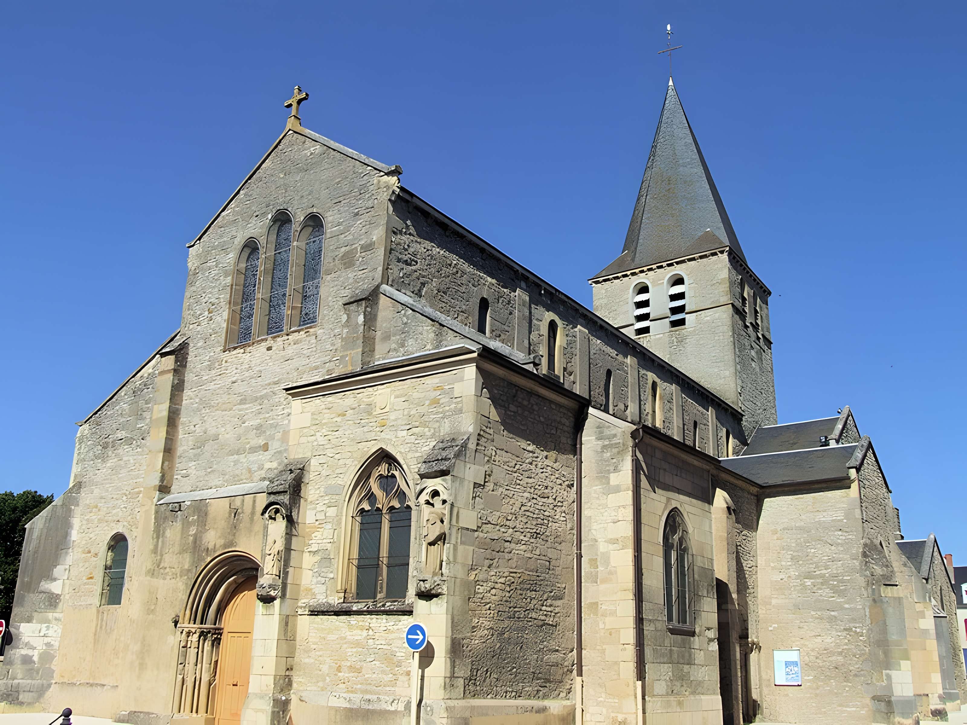 Église Saint-Pierre de Saint-Pierre-le-Moûtier