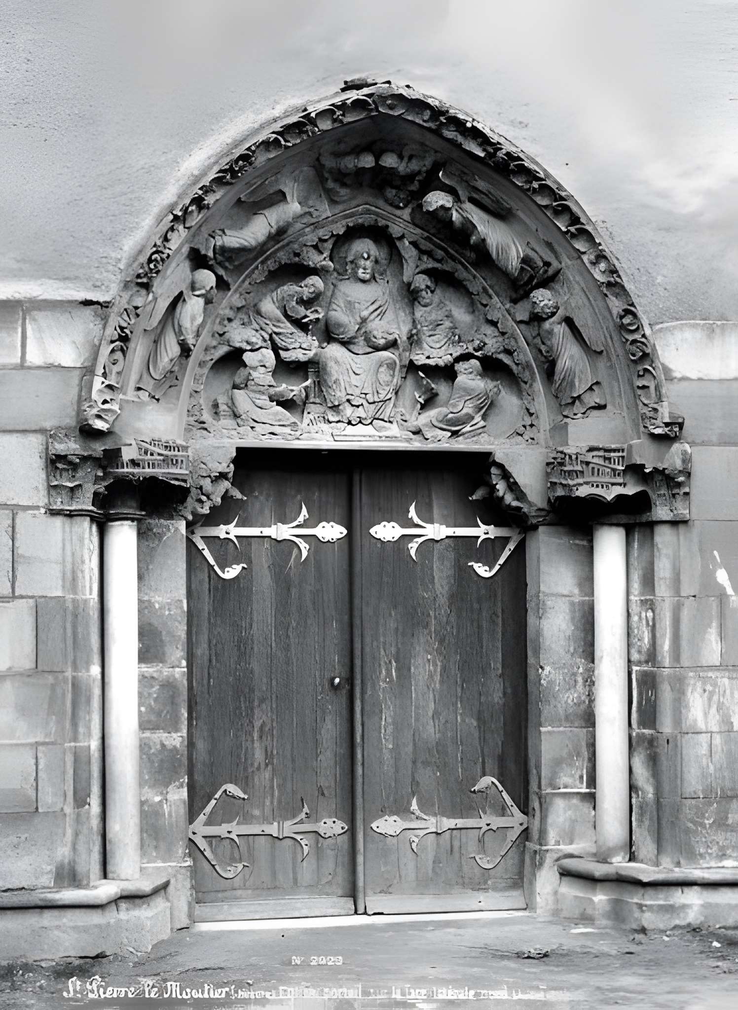 Église Saint-Pierre de Saint-Pierre-le-Moûtier