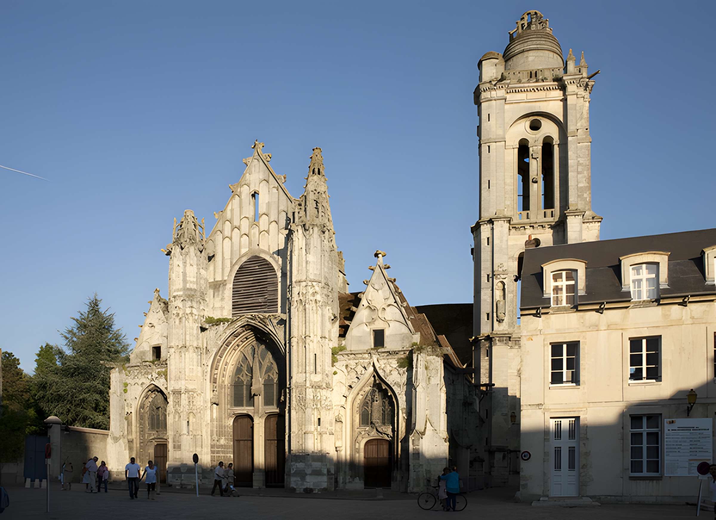 Église Saint-Pierre de Senlis