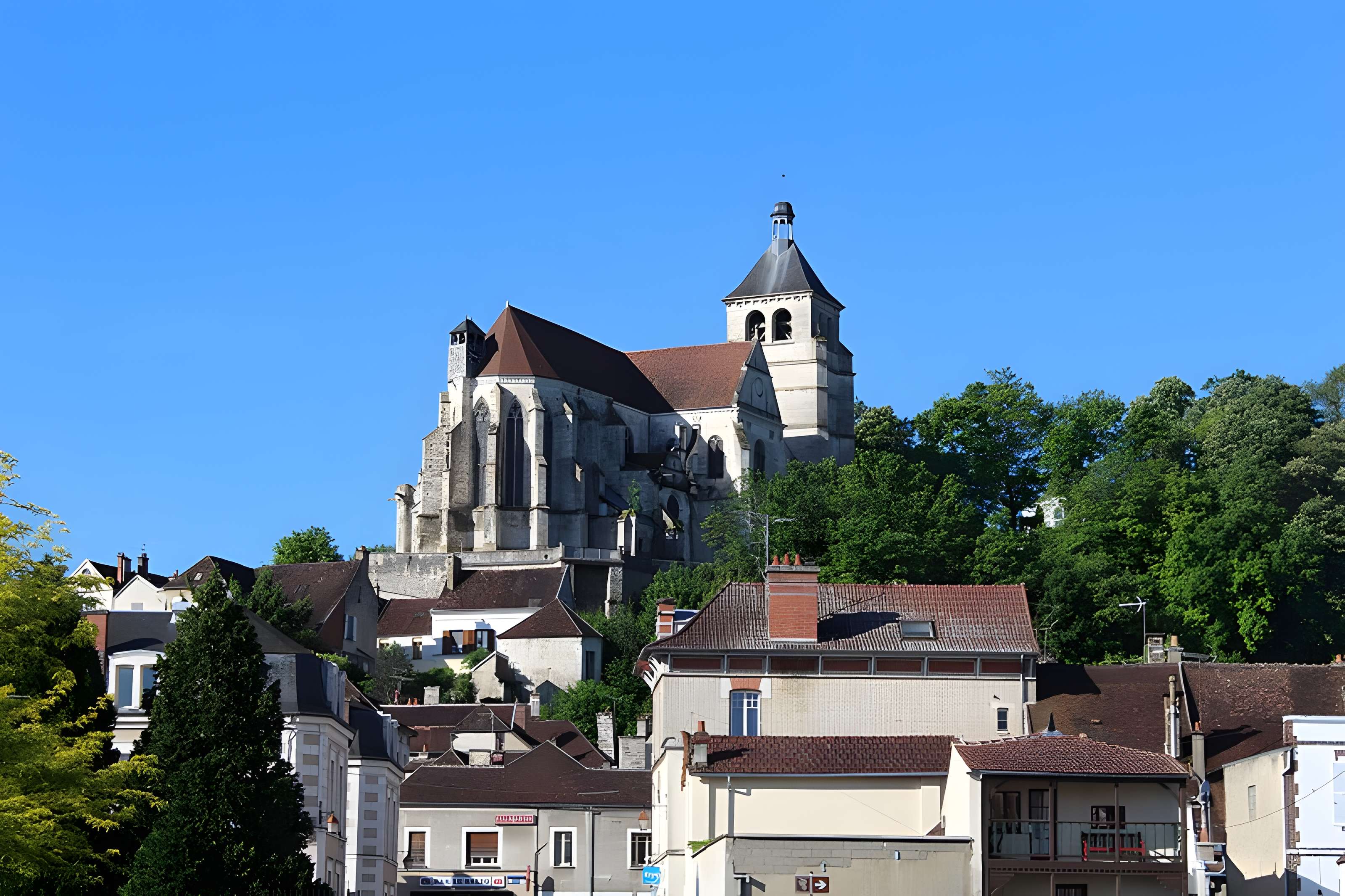 Église Saint-Pierre de Tonnerre